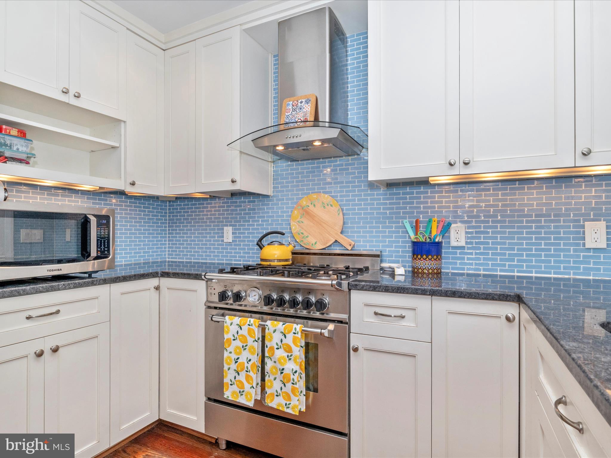 Real estate listing preview #14