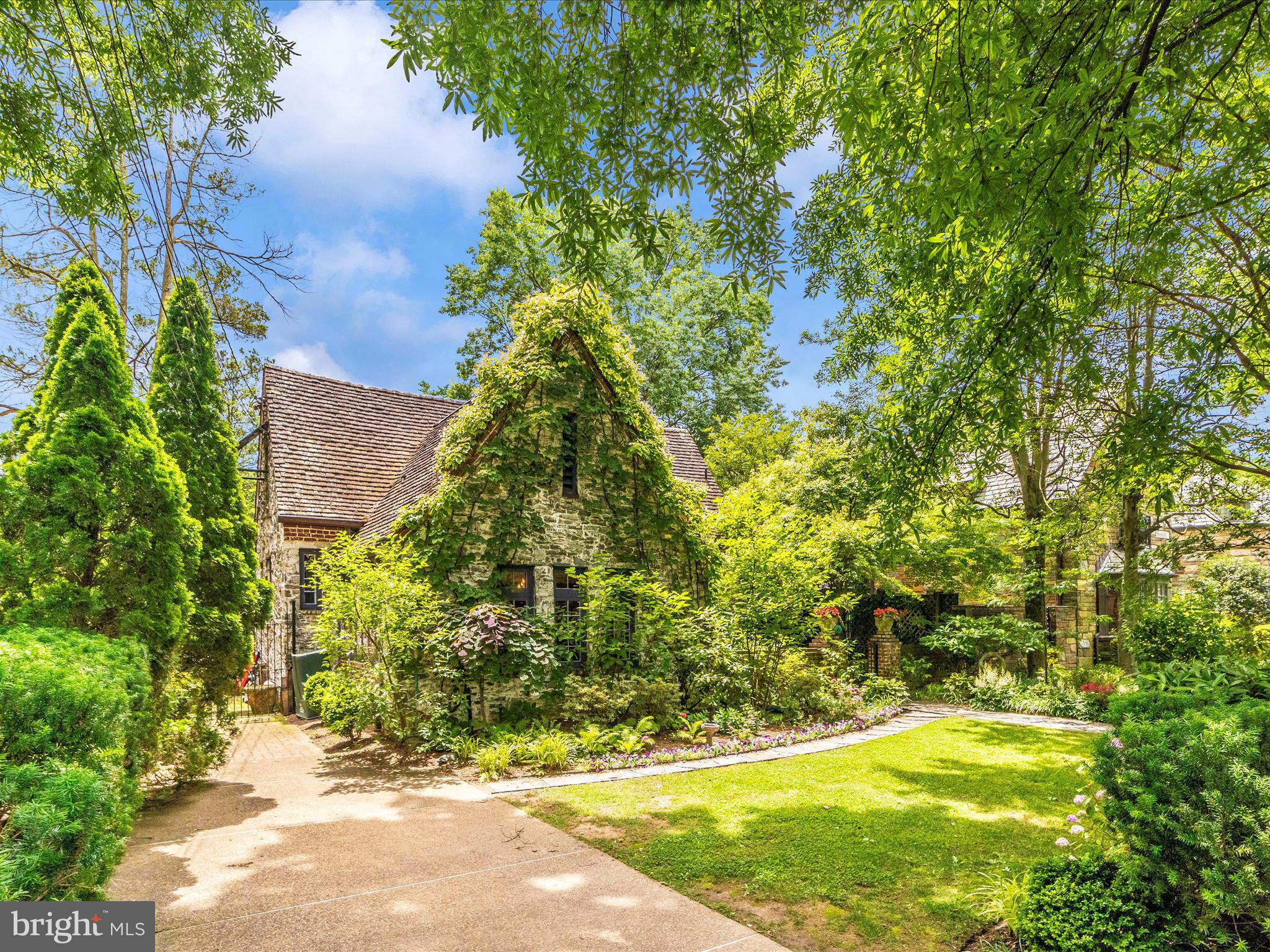 Real estate listing preview #1