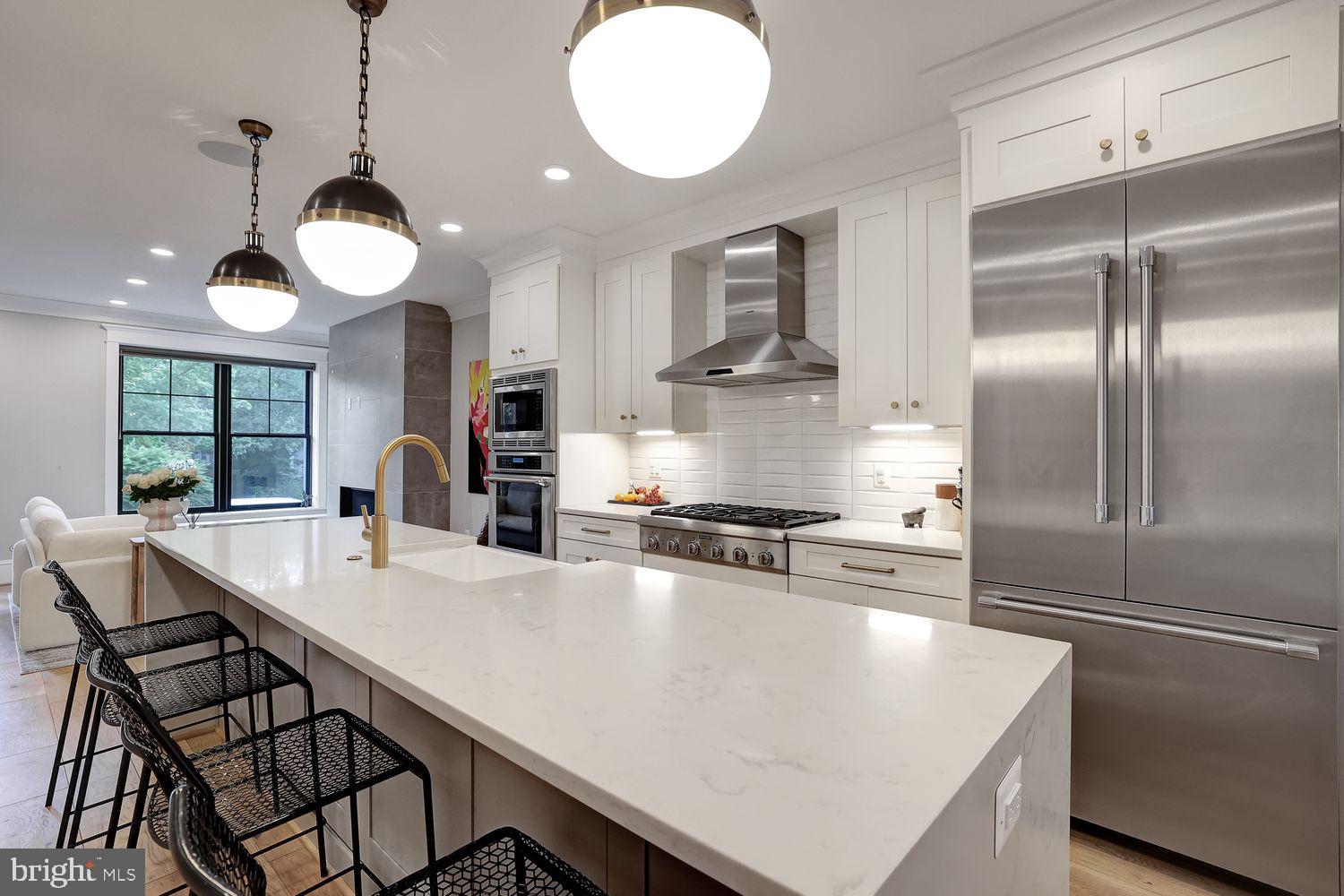 Real estate listing preview #6