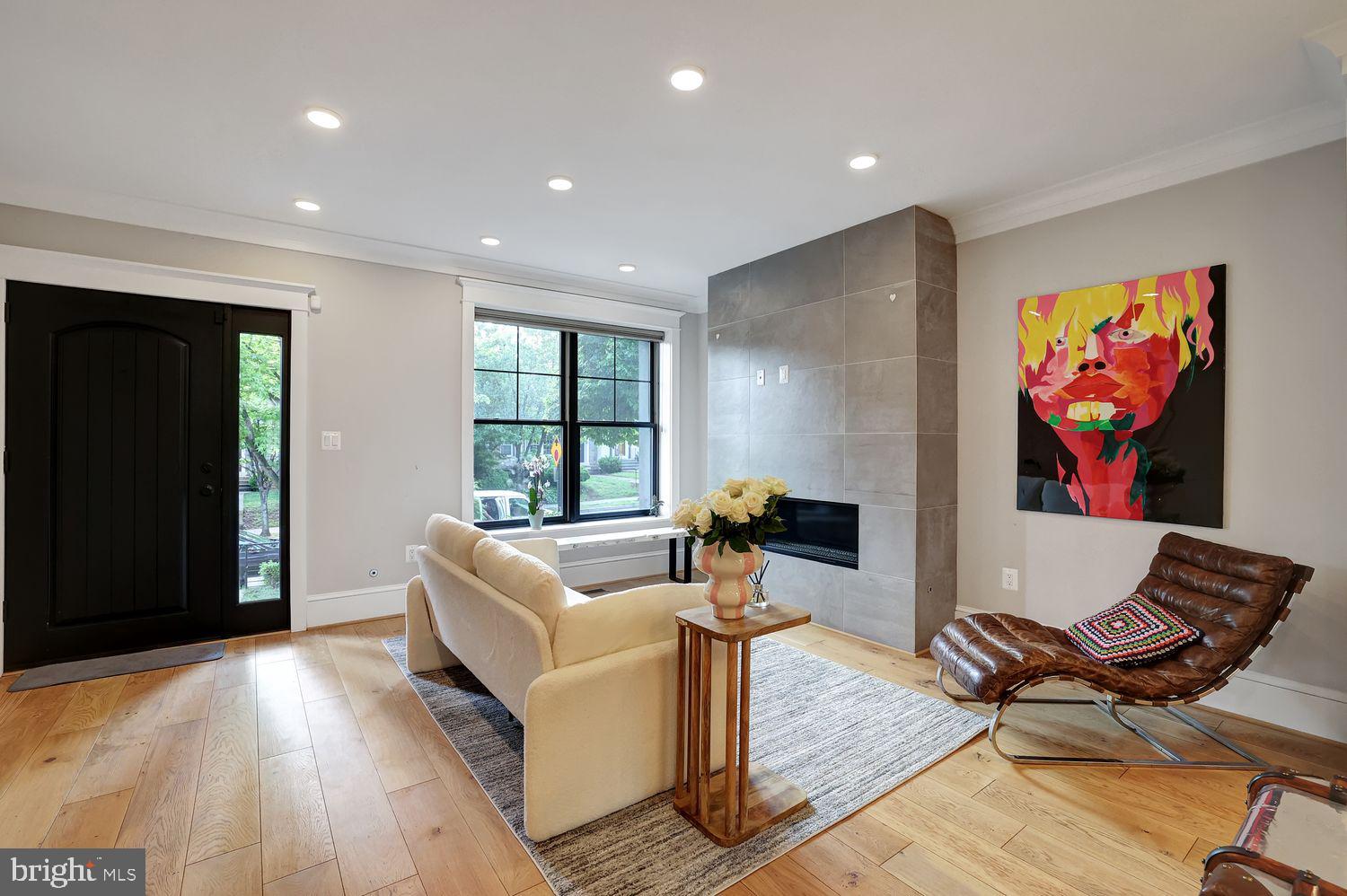 Real estate listing preview #2