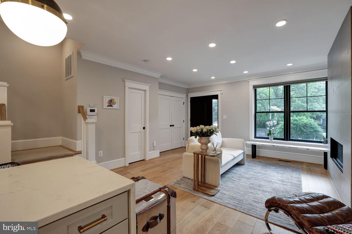 Real estate listing preview #4