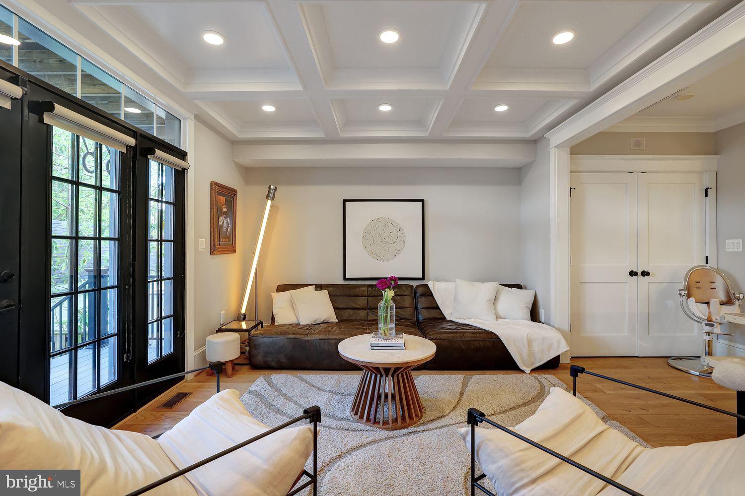 Real estate listing preview #14