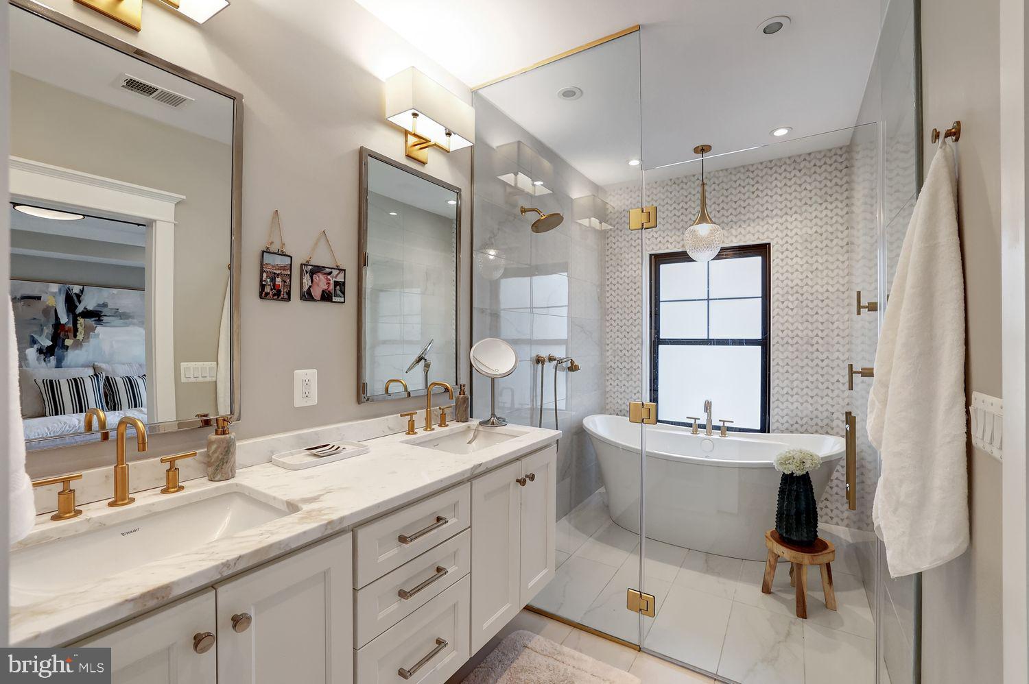 Real estate listing preview #24