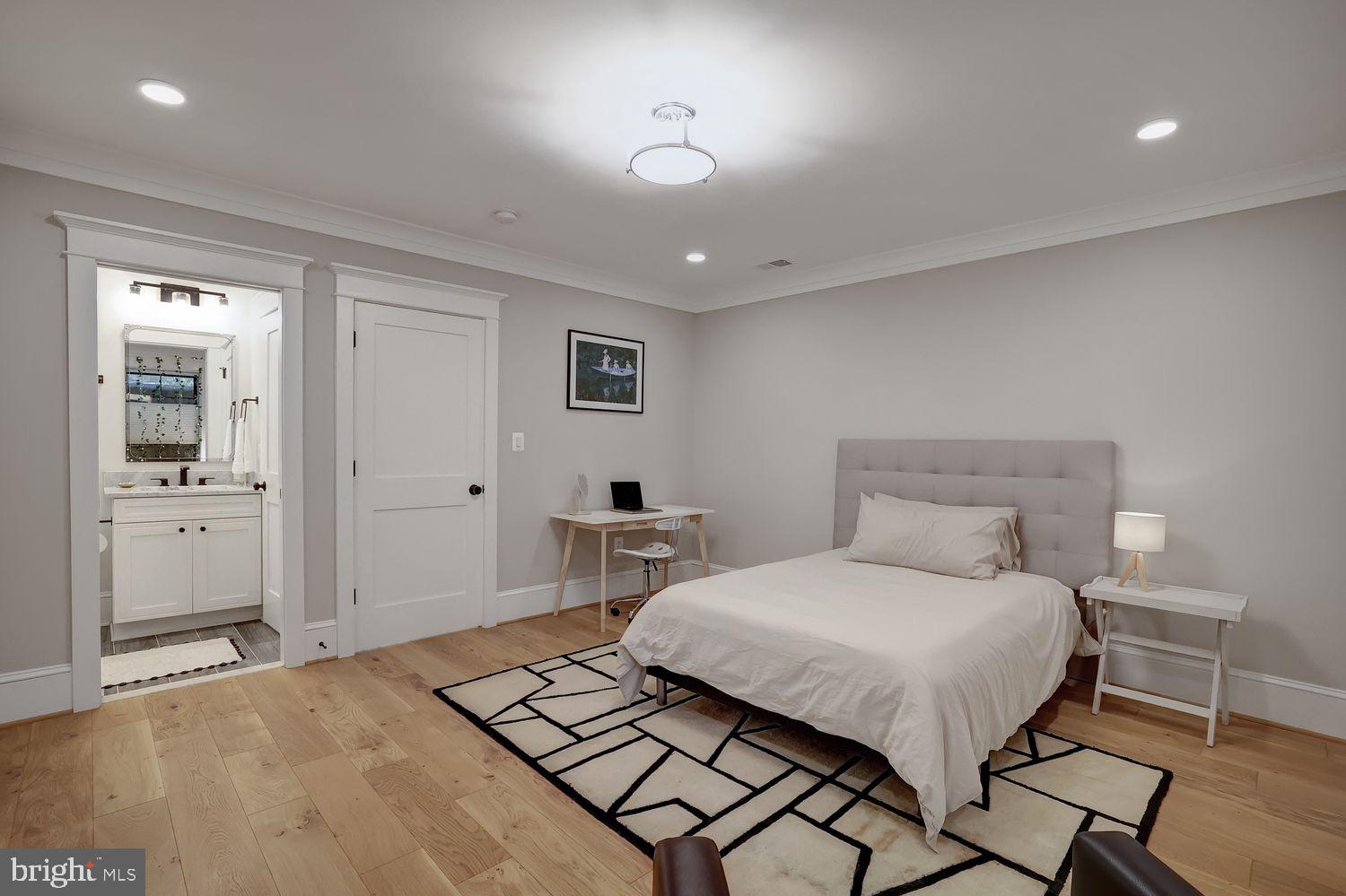 Real estate listing preview #48