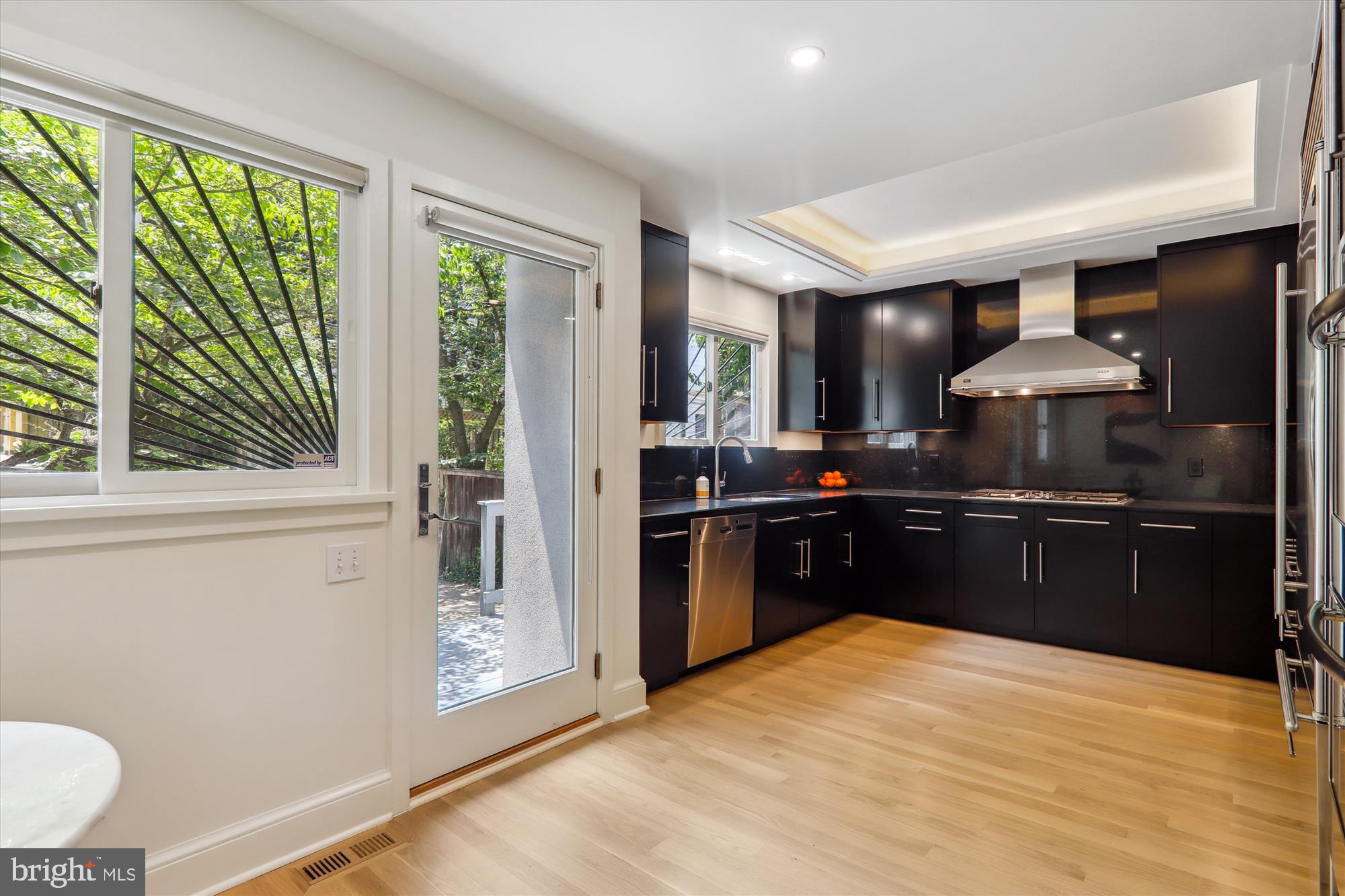 Real estate listing preview #14