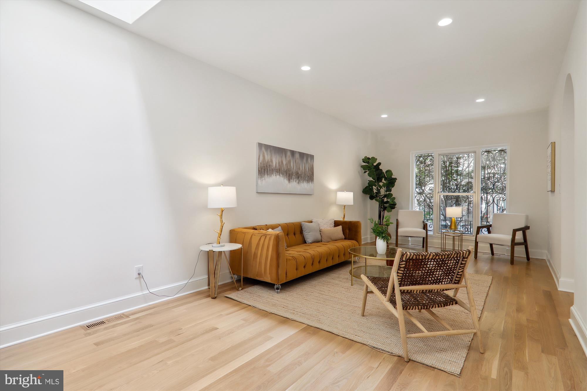 Real estate listing preview #9