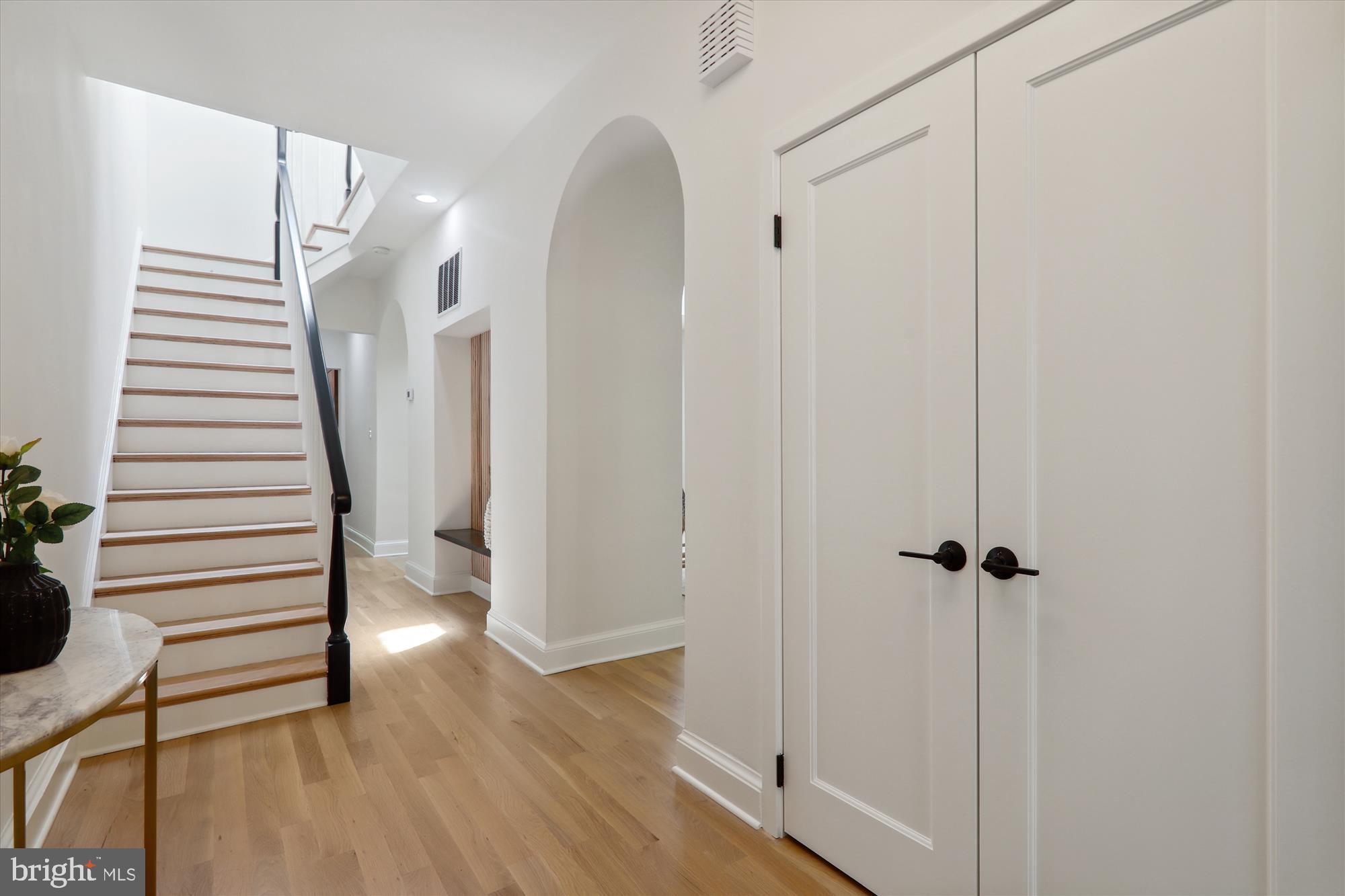 Real estate listing preview #4