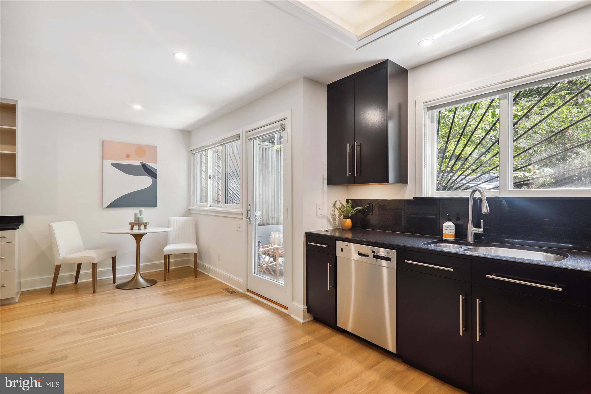 Real estate listing preview #16