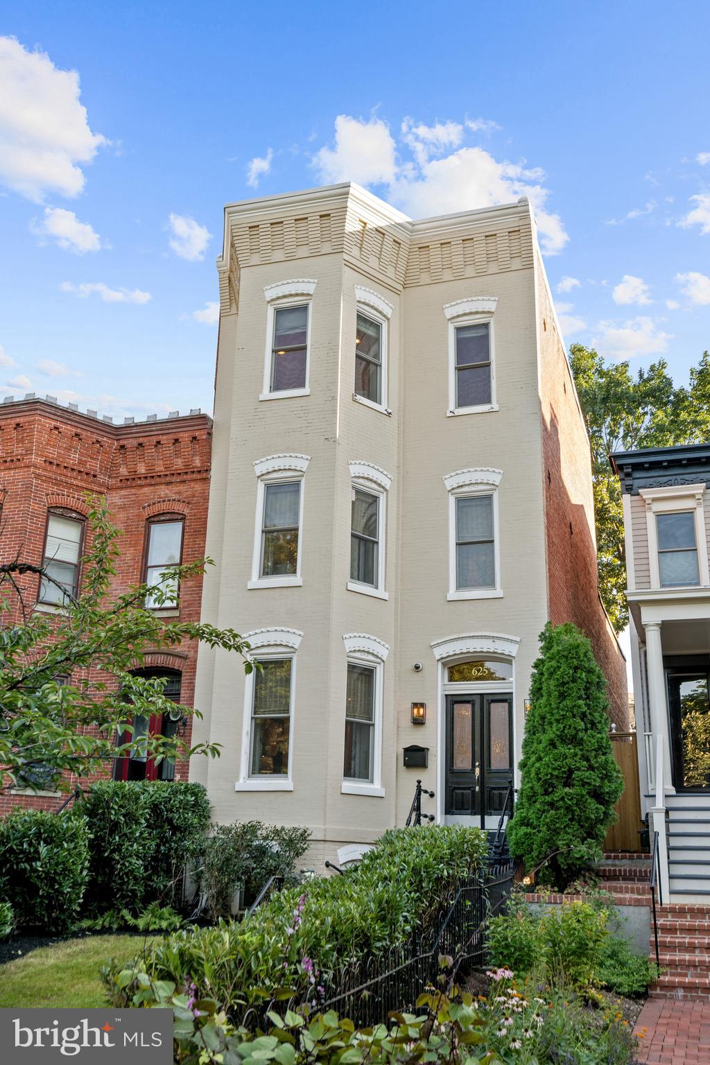 Real estate listing preview #1