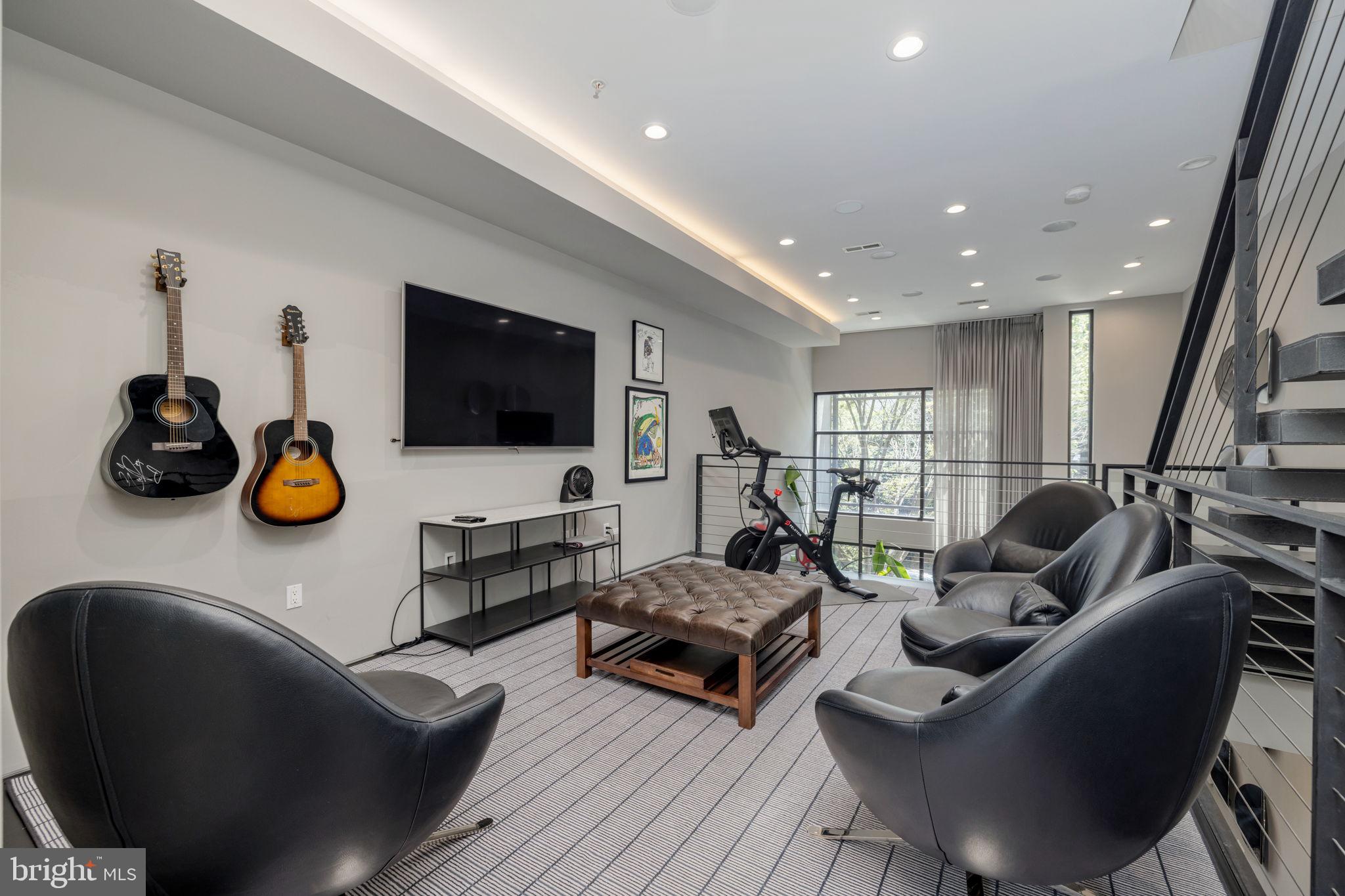 Real estate listing preview #15