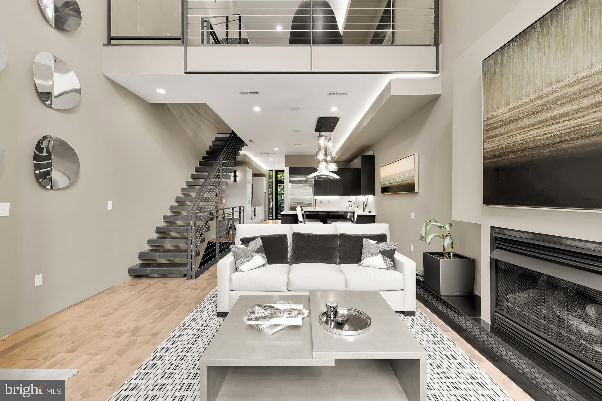 Real estate listing preview #4