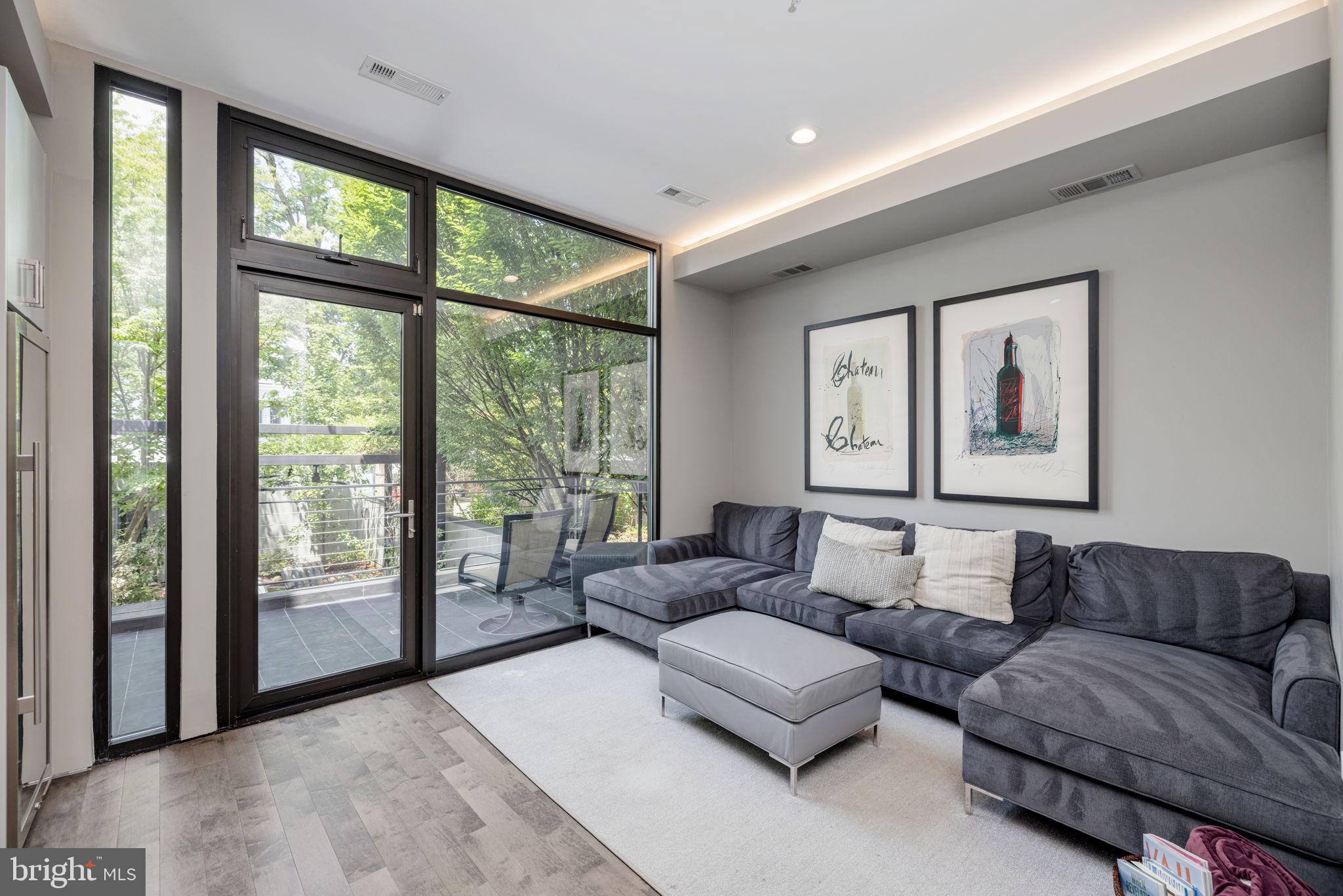 Real estate listing preview #12