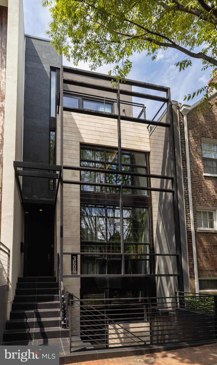 Real estate listing preview #1