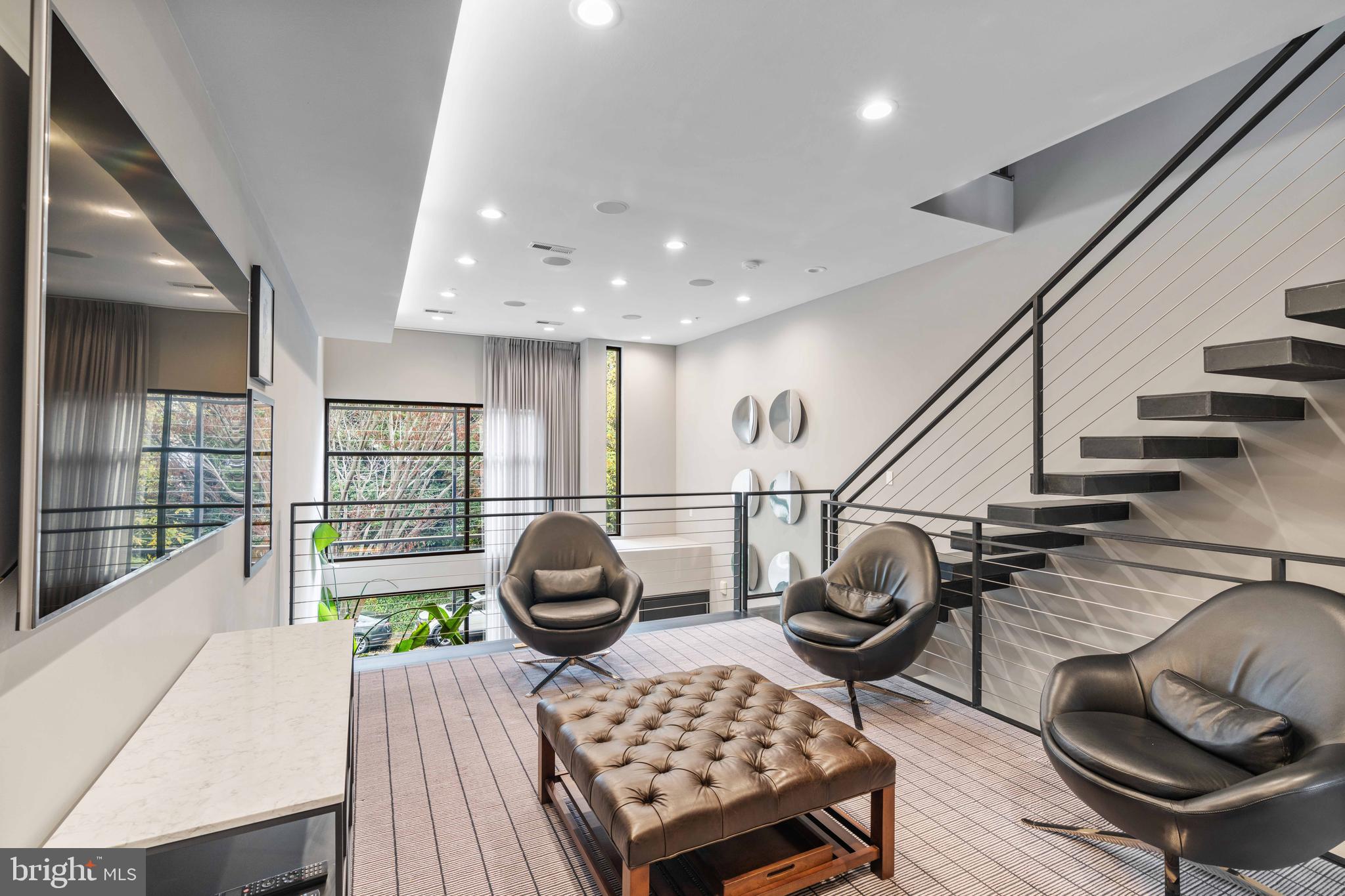 Real estate listing preview #14