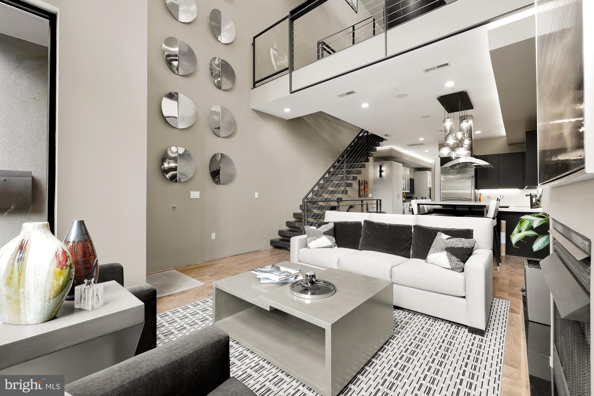 Real estate listing preview #2