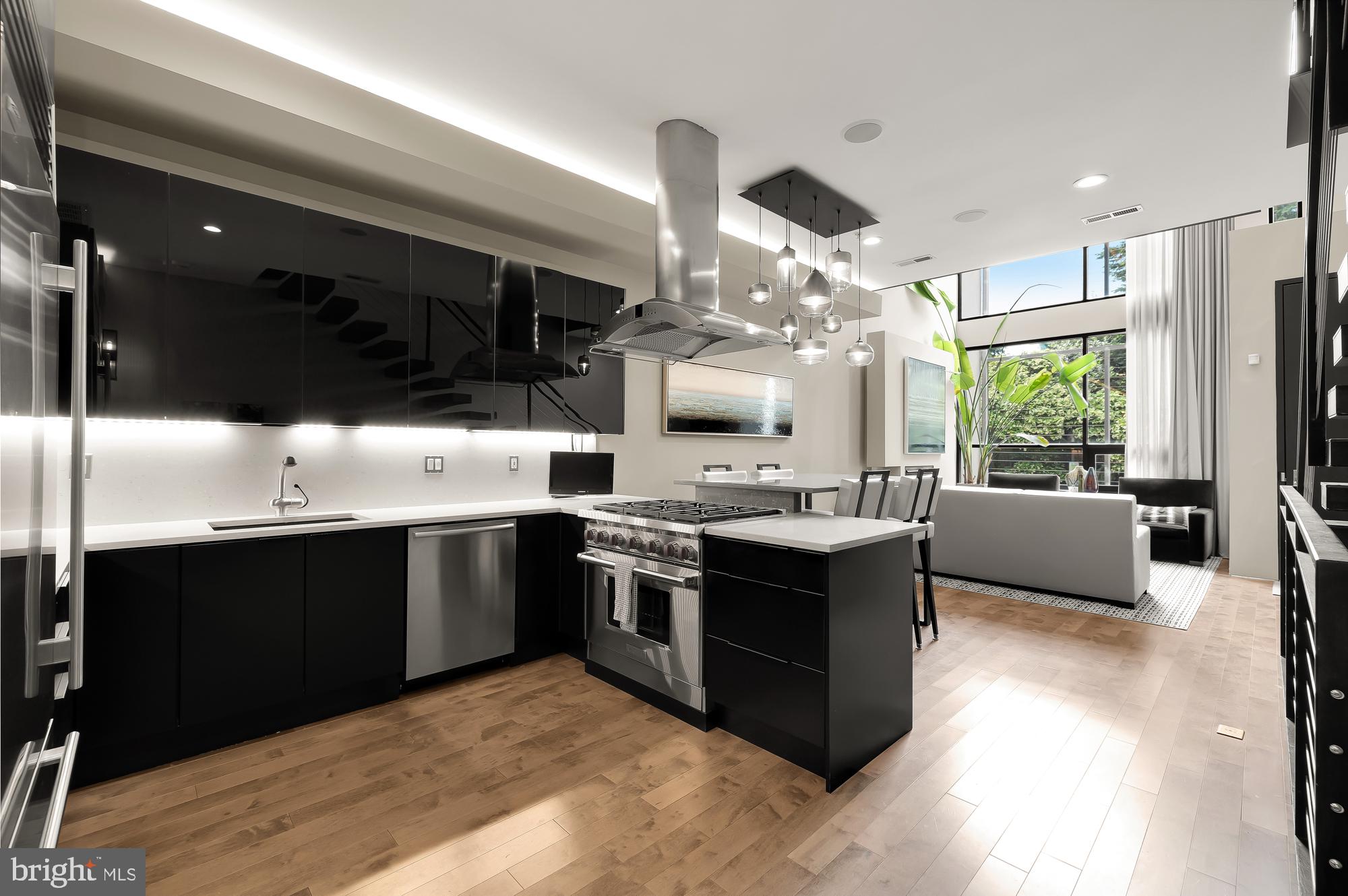 Real estate listing preview #9