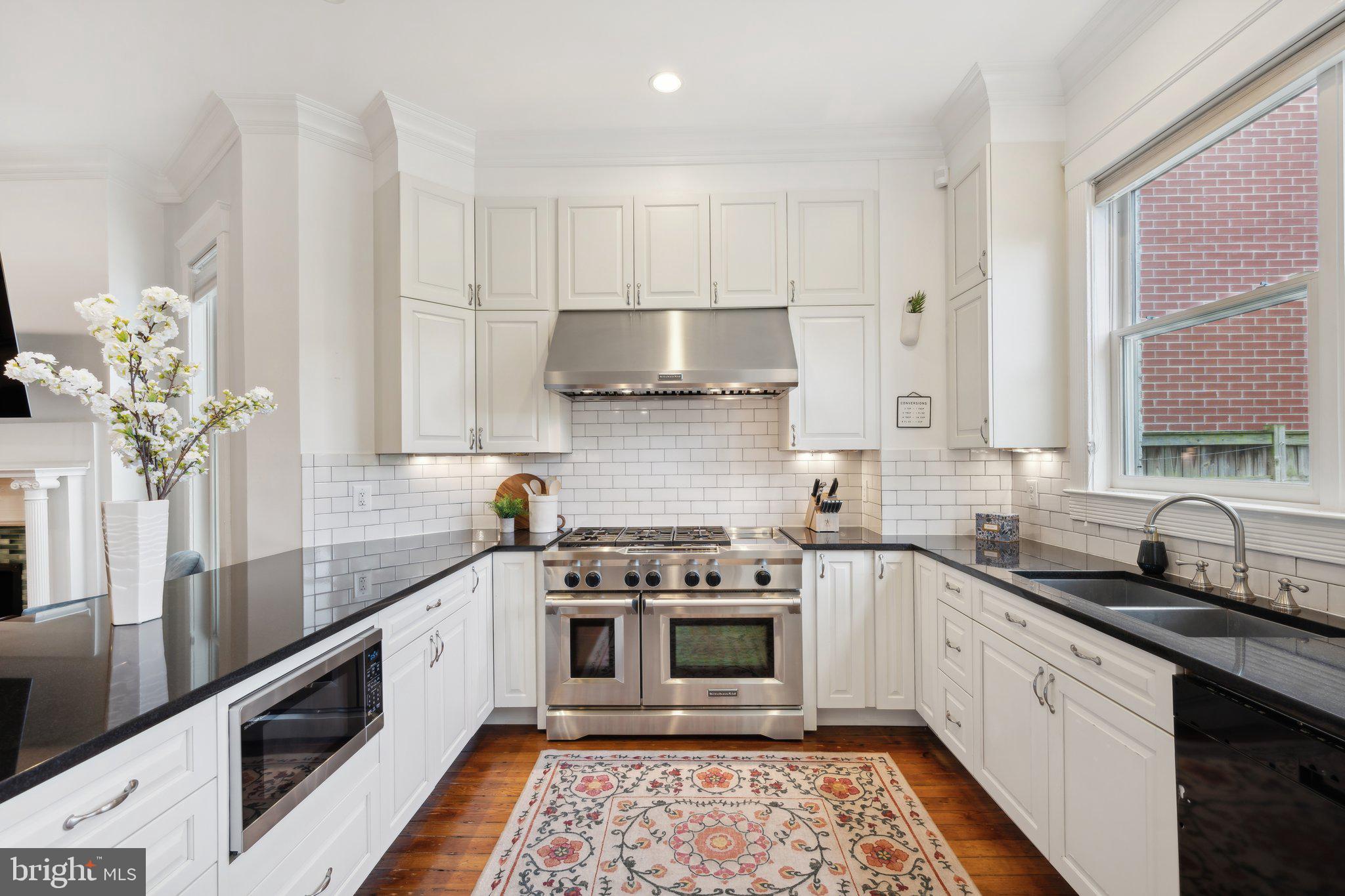 Real estate listing preview #14