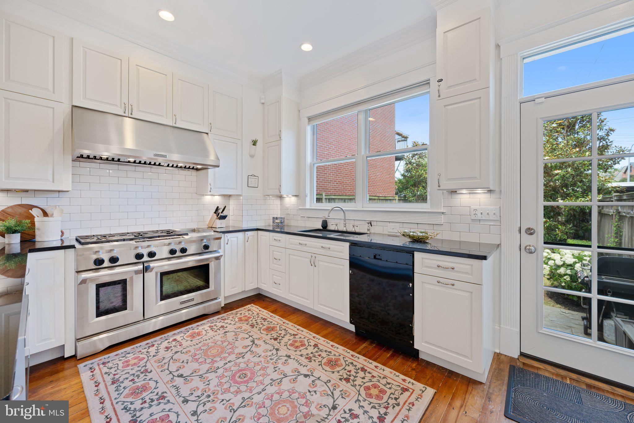 Real estate listing preview #16