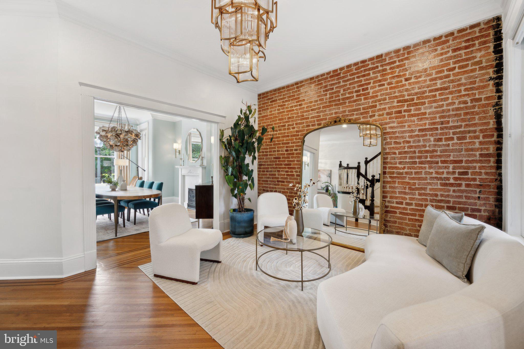 Real estate listing preview #9