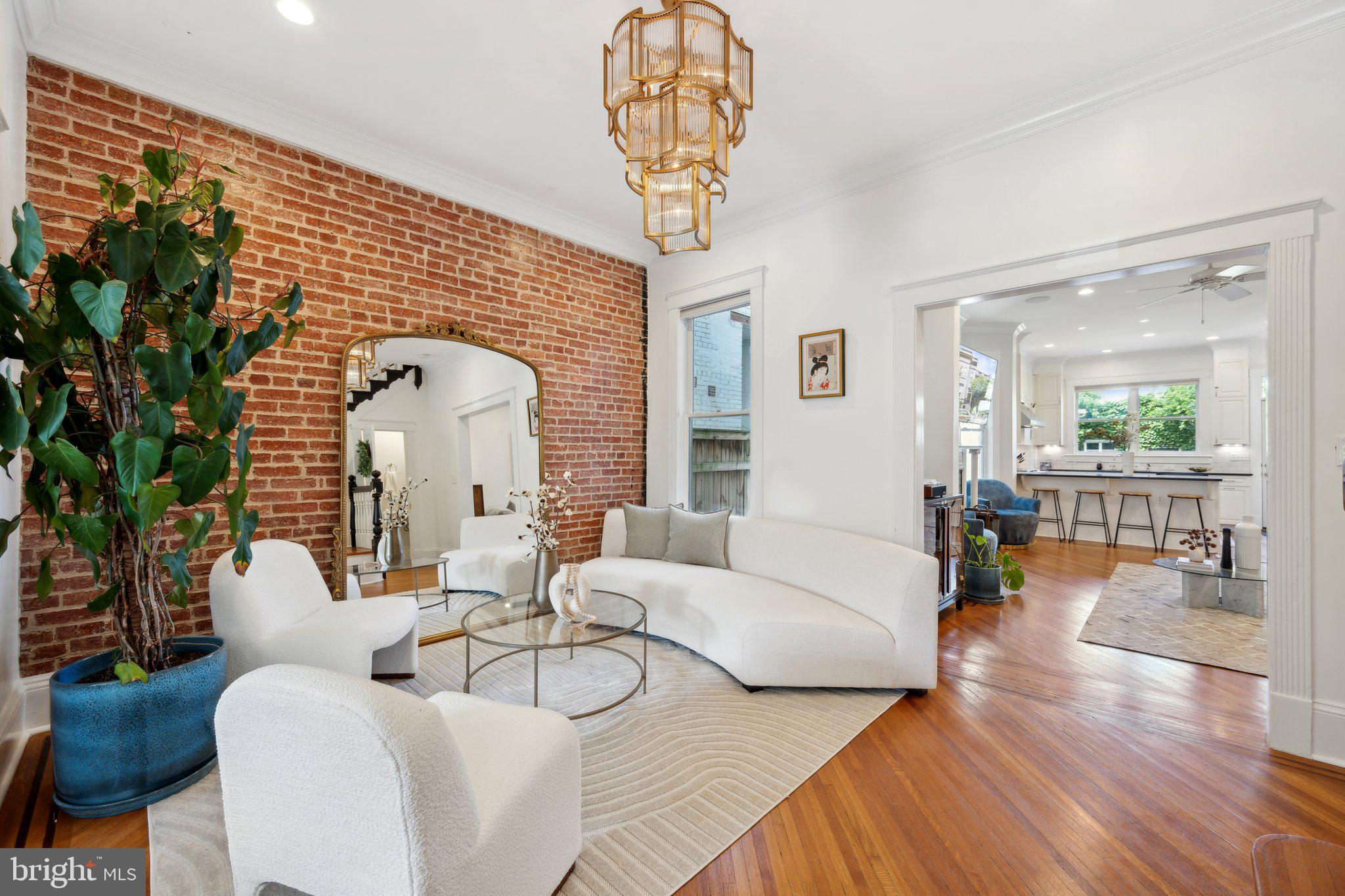 Real estate listing preview #1