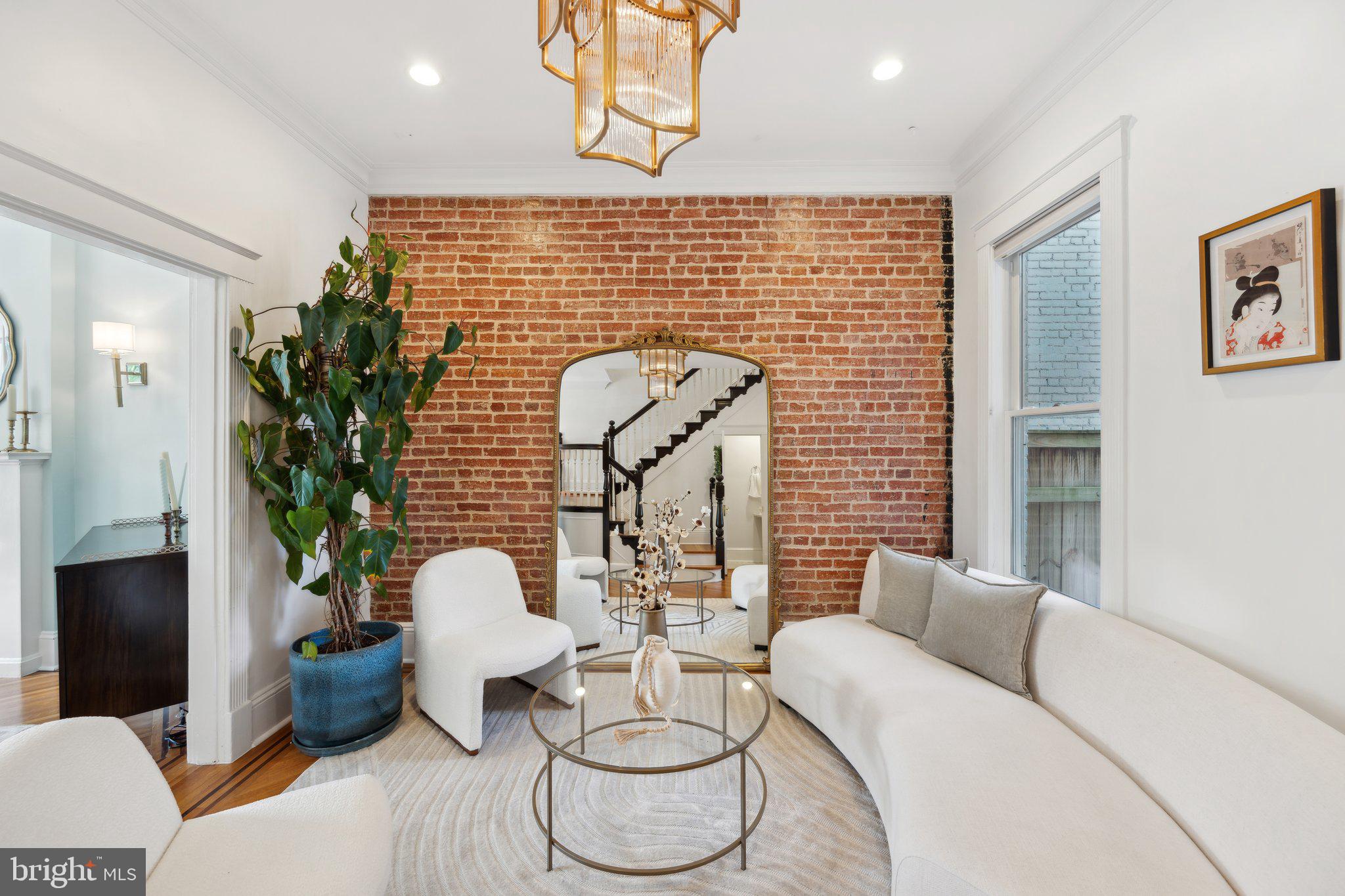 Real estate listing preview #8