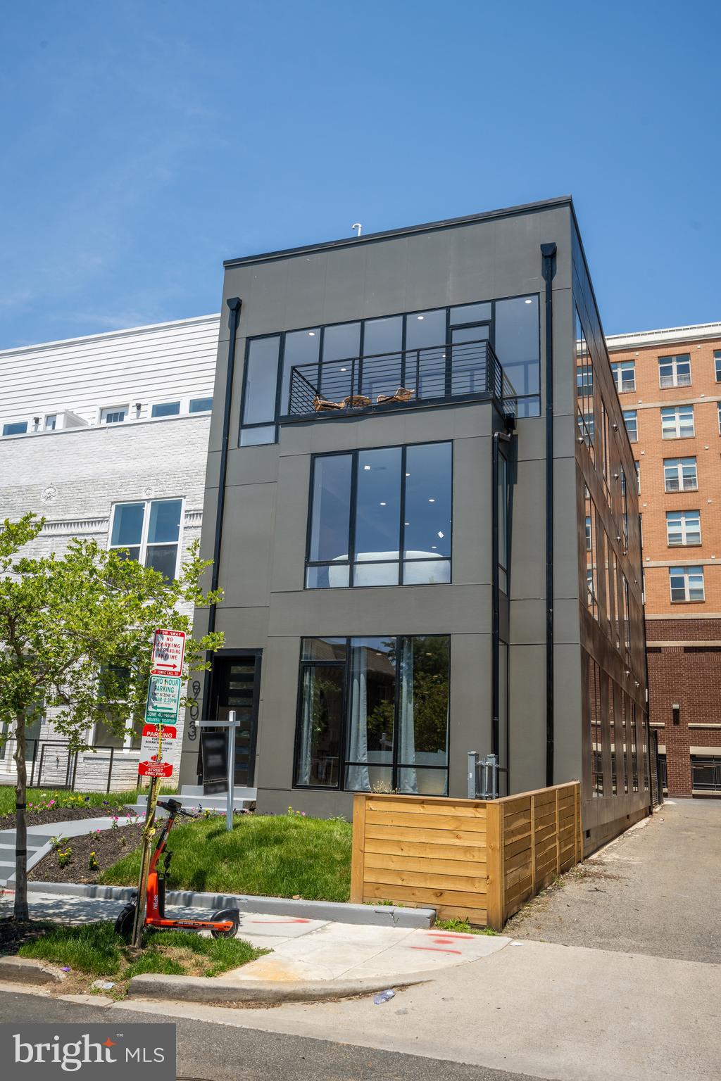 Real estate listing preview #4