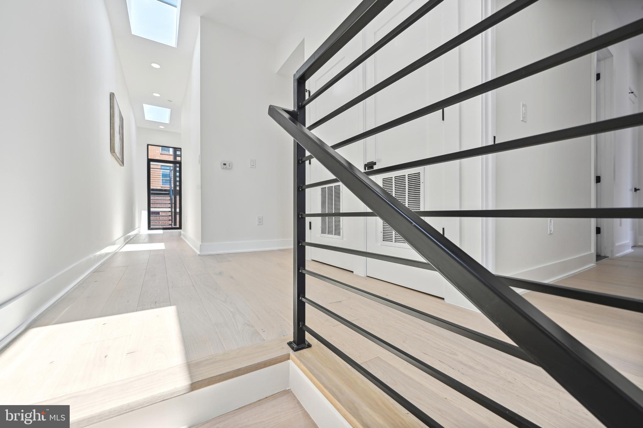 Real estate listing preview #13