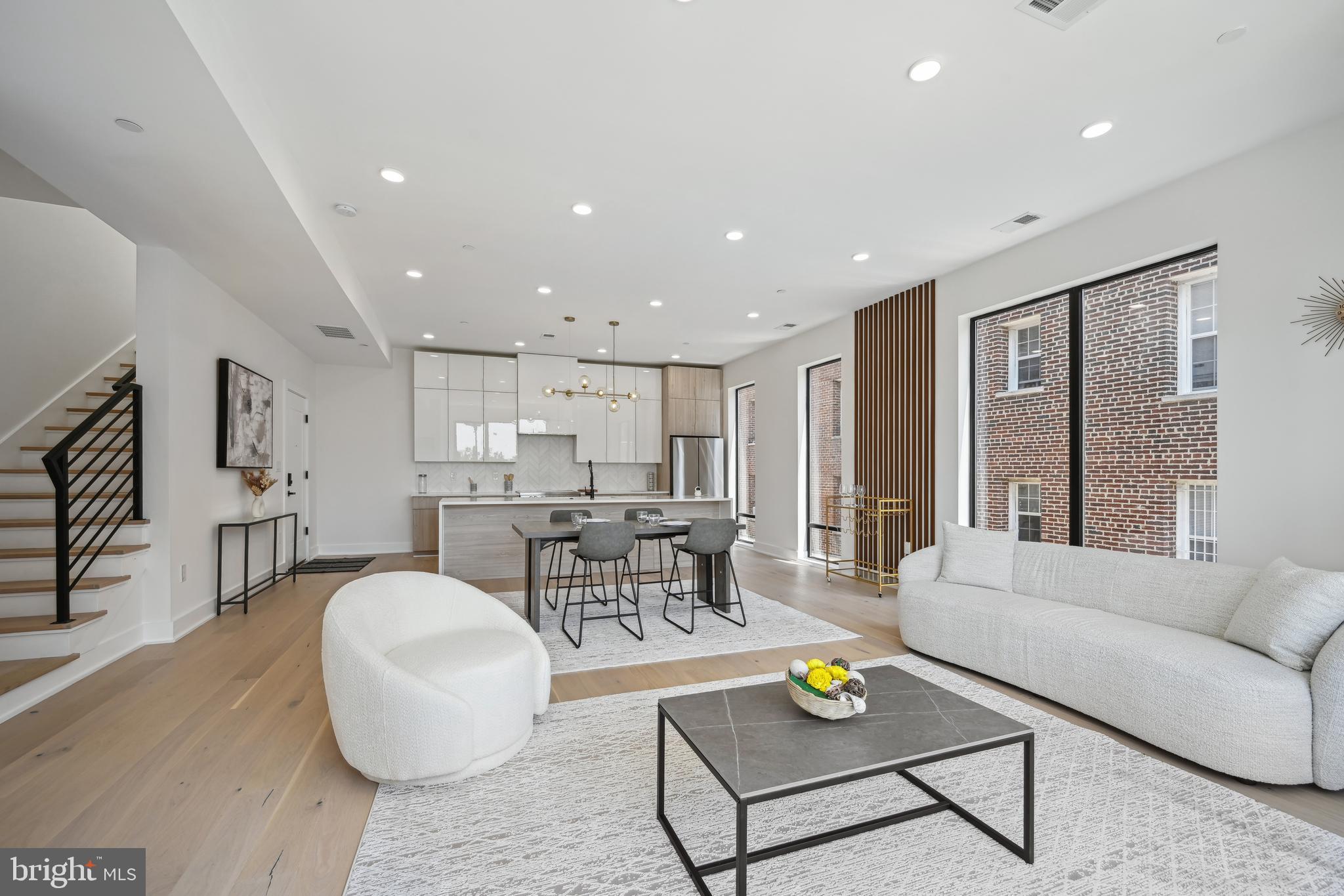 Real estate listing preview #6