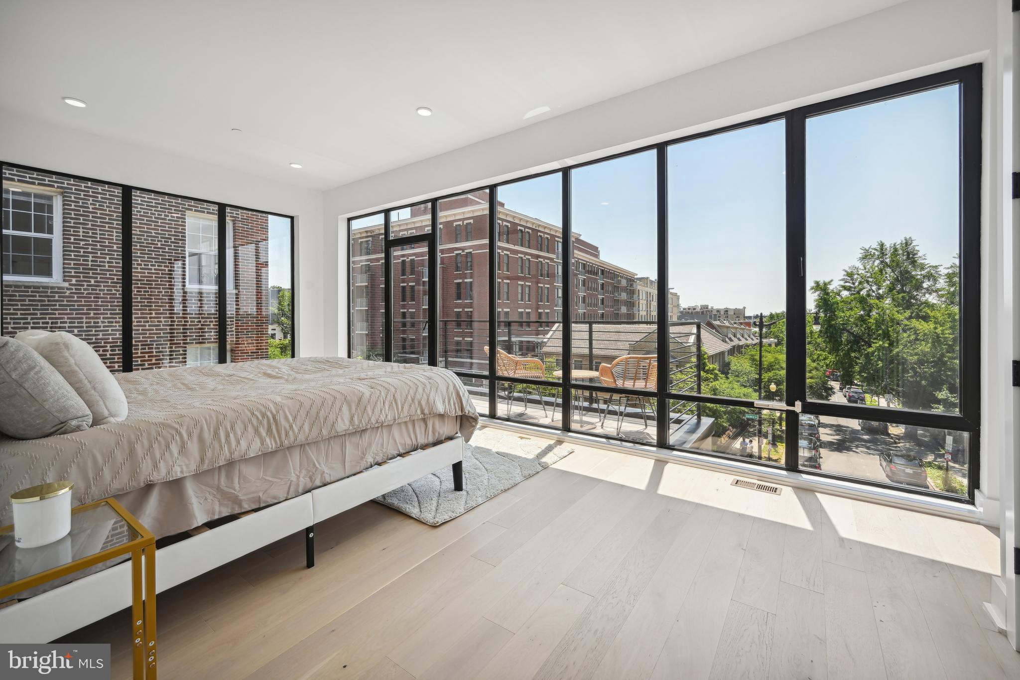 Real estate listing preview #18