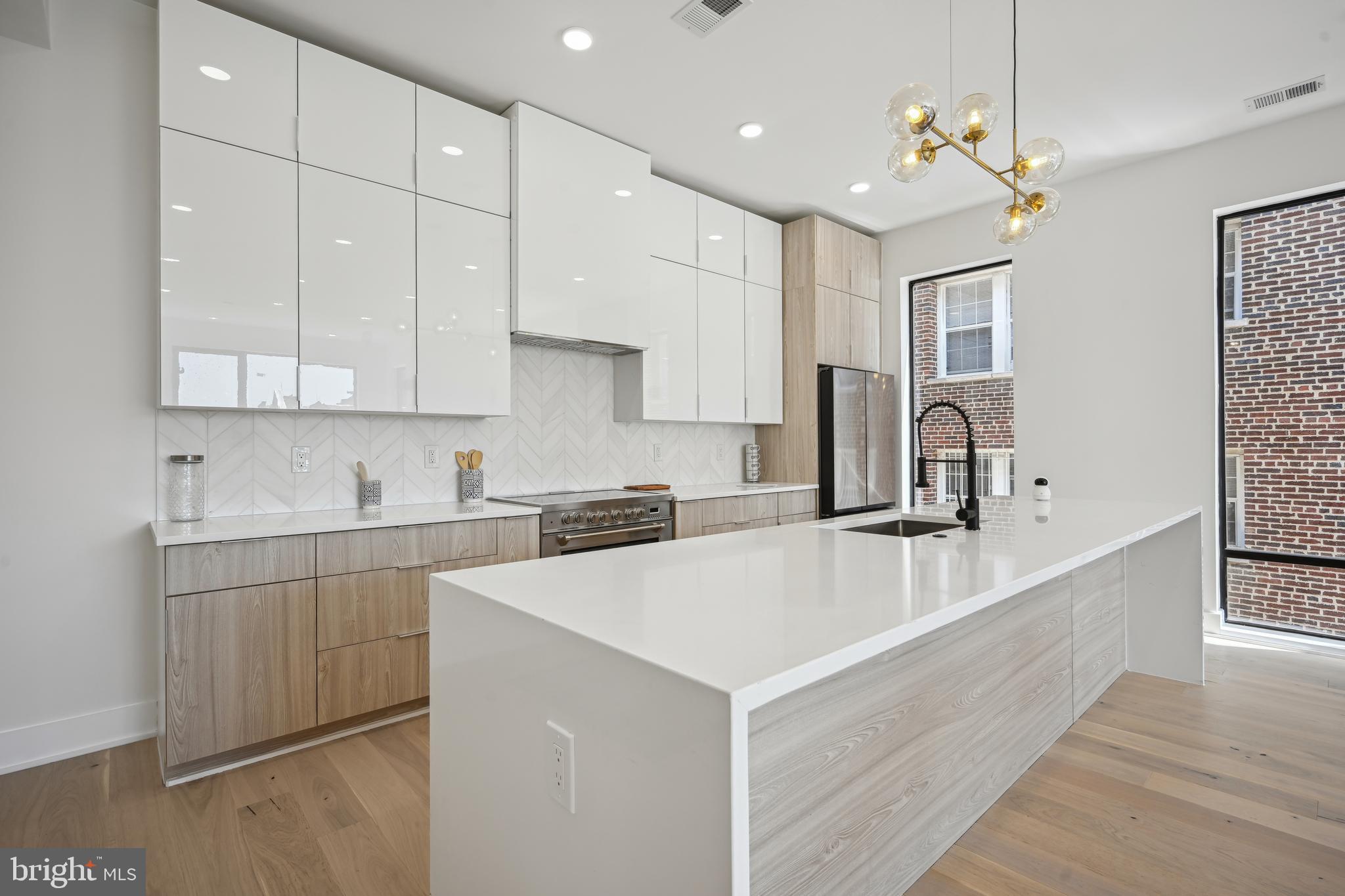 Real estate listing preview #10