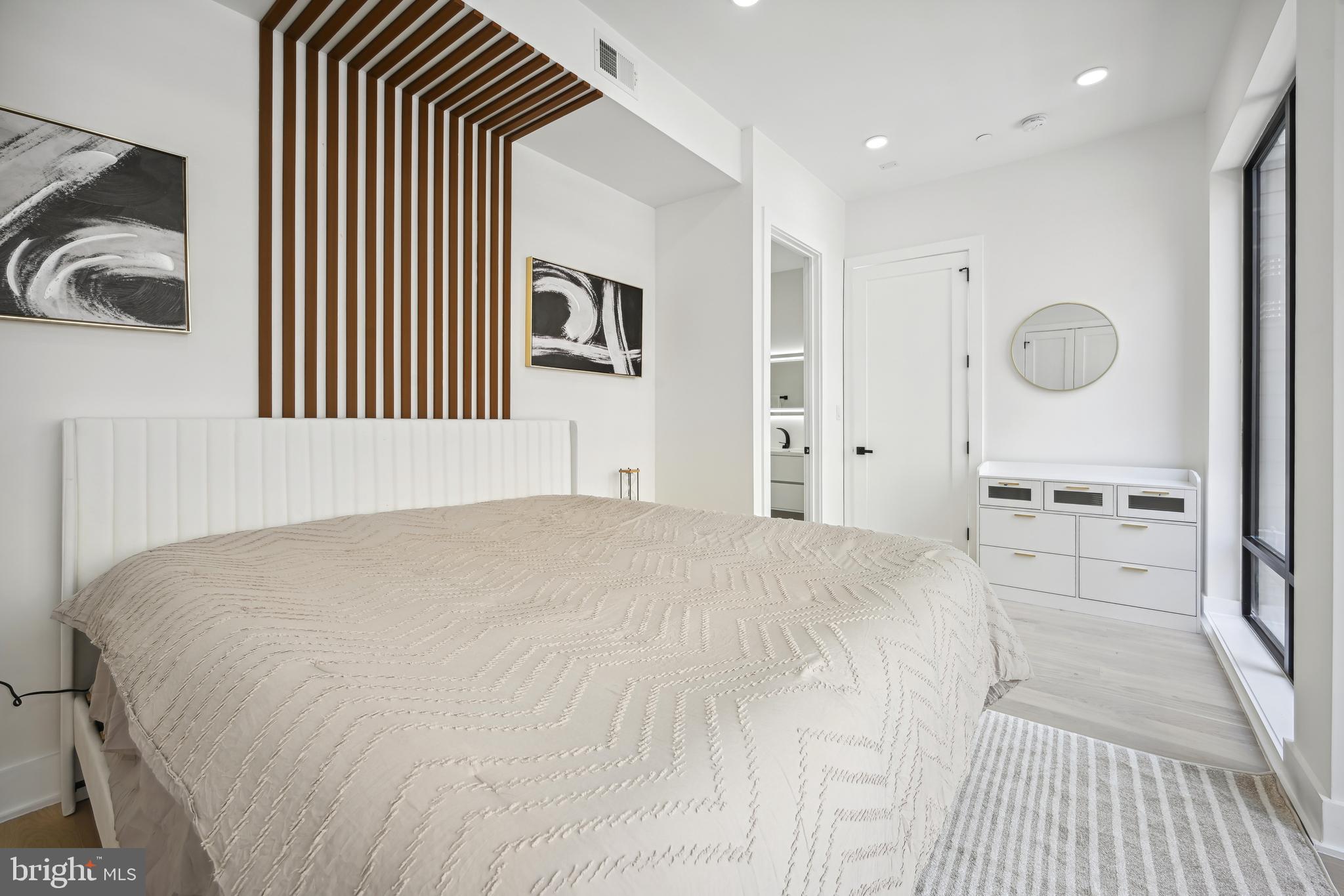 Real estate listing preview #25