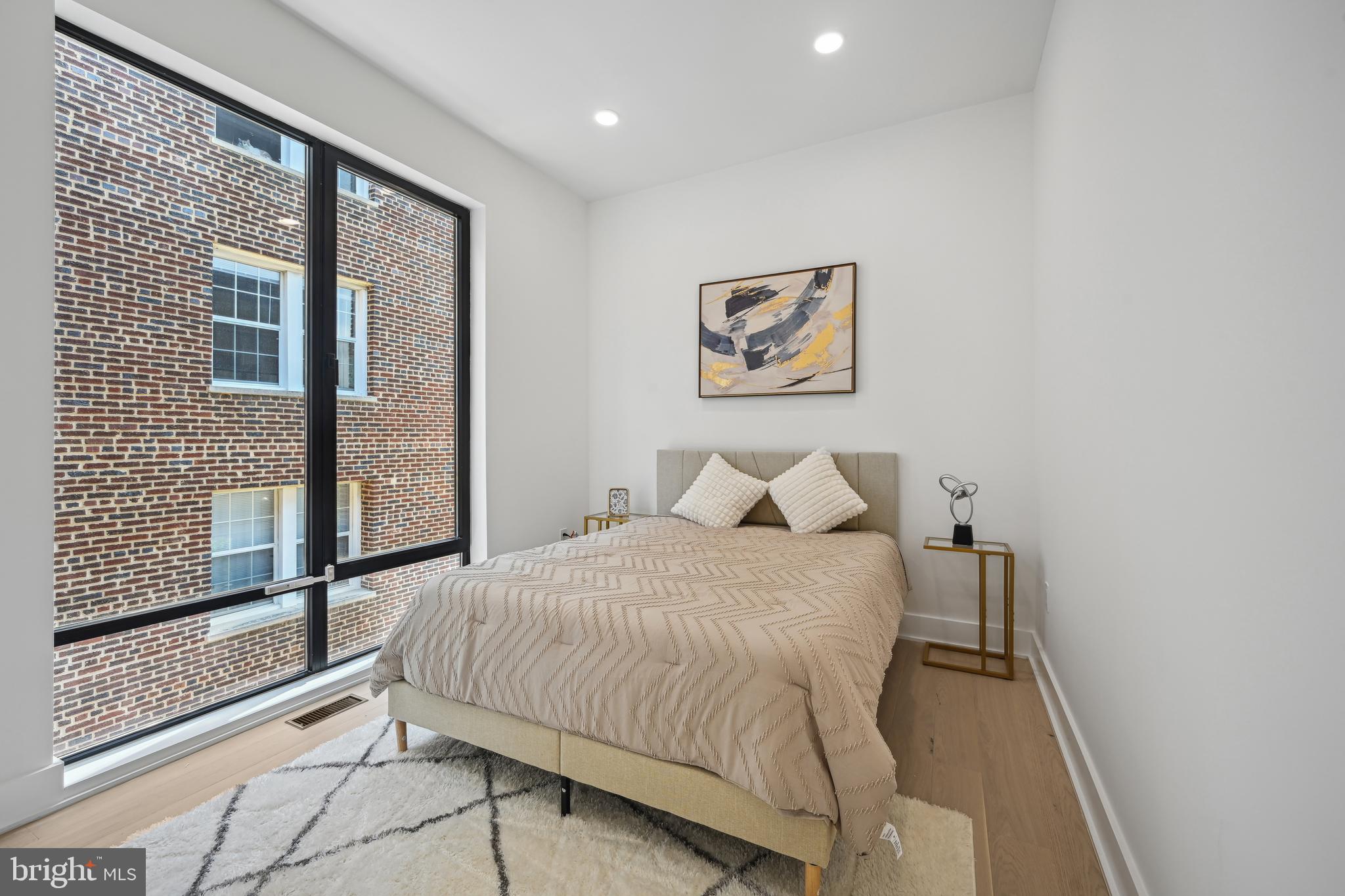 Real estate listing preview #29