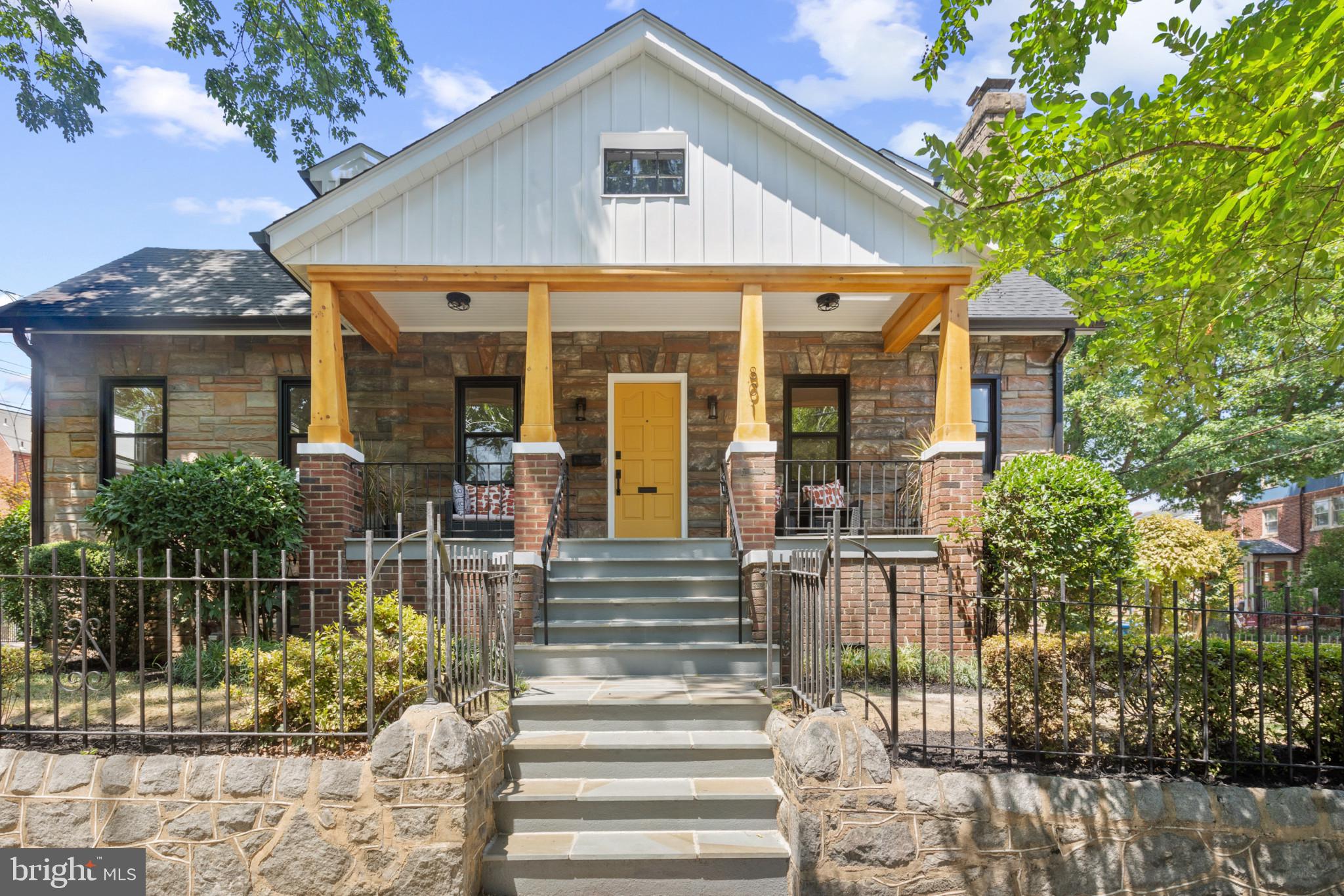 Real estate listing preview #1