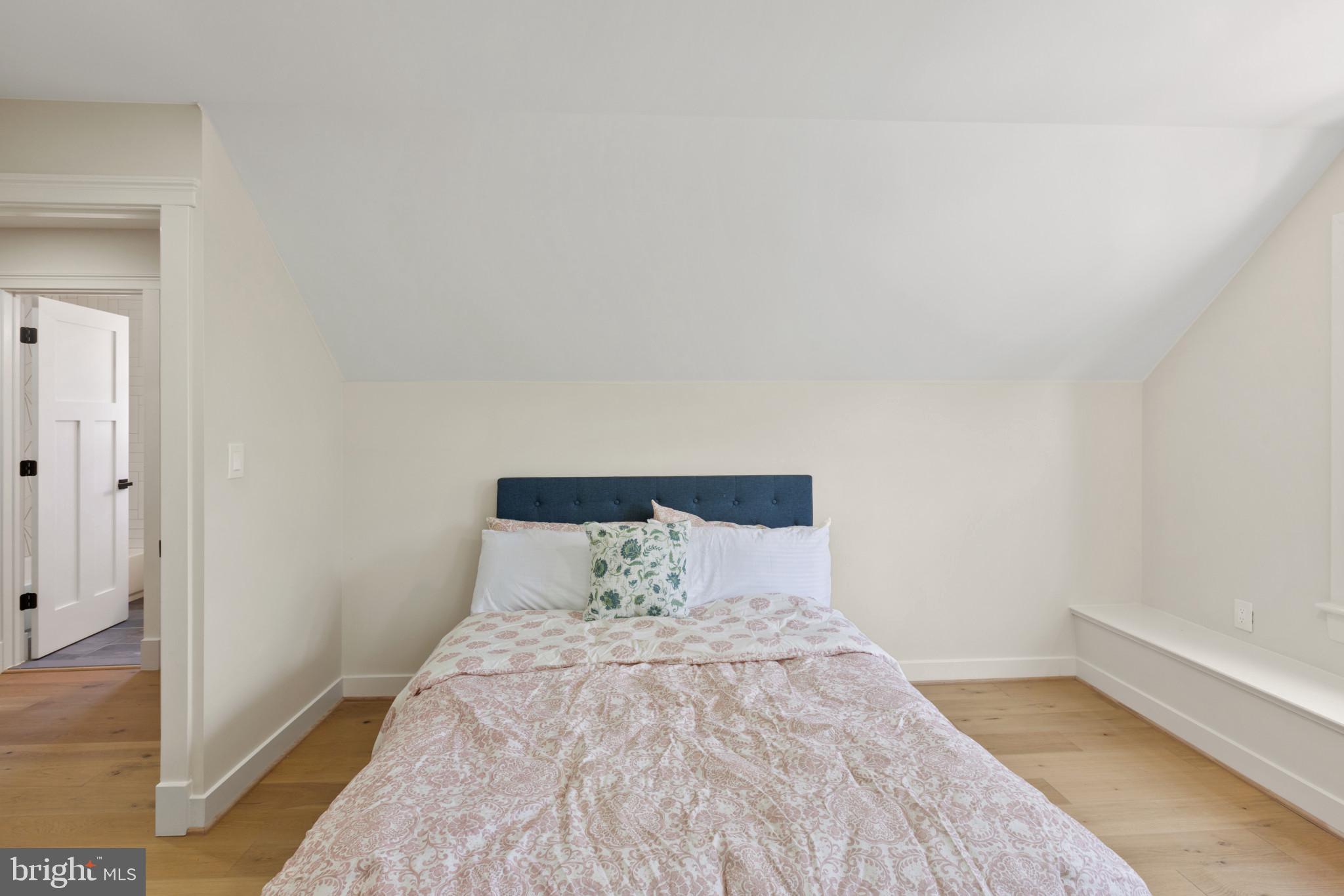 Real estate listing preview #33