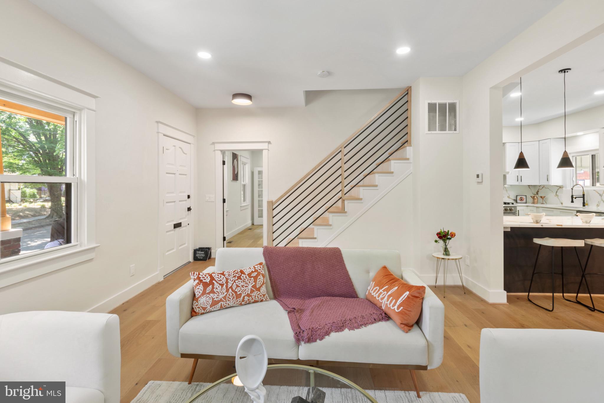 Real estate listing preview #6