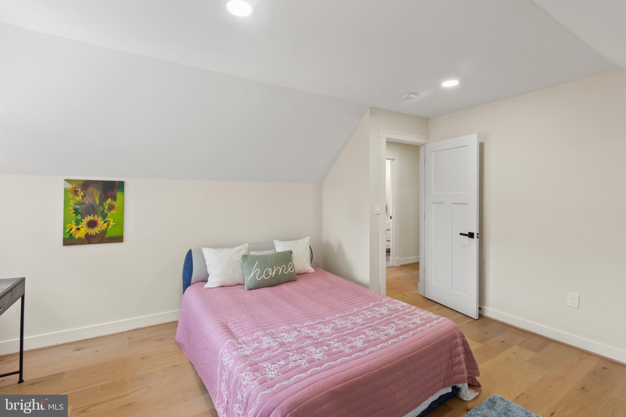 Real estate listing preview #37