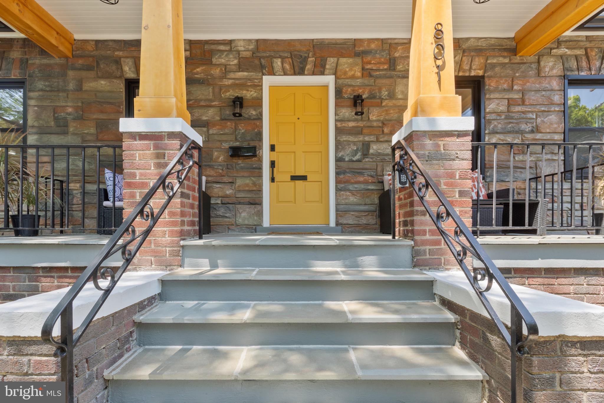 Real estate listing preview #3