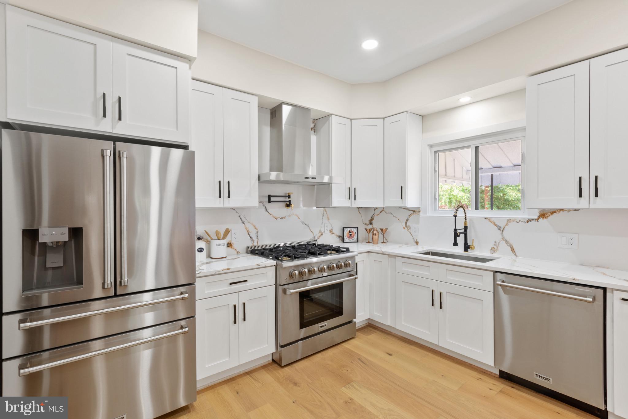 Real estate listing preview #14