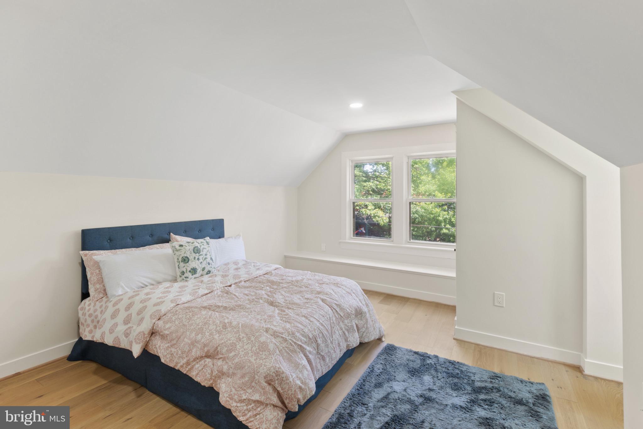 Real estate listing preview #32