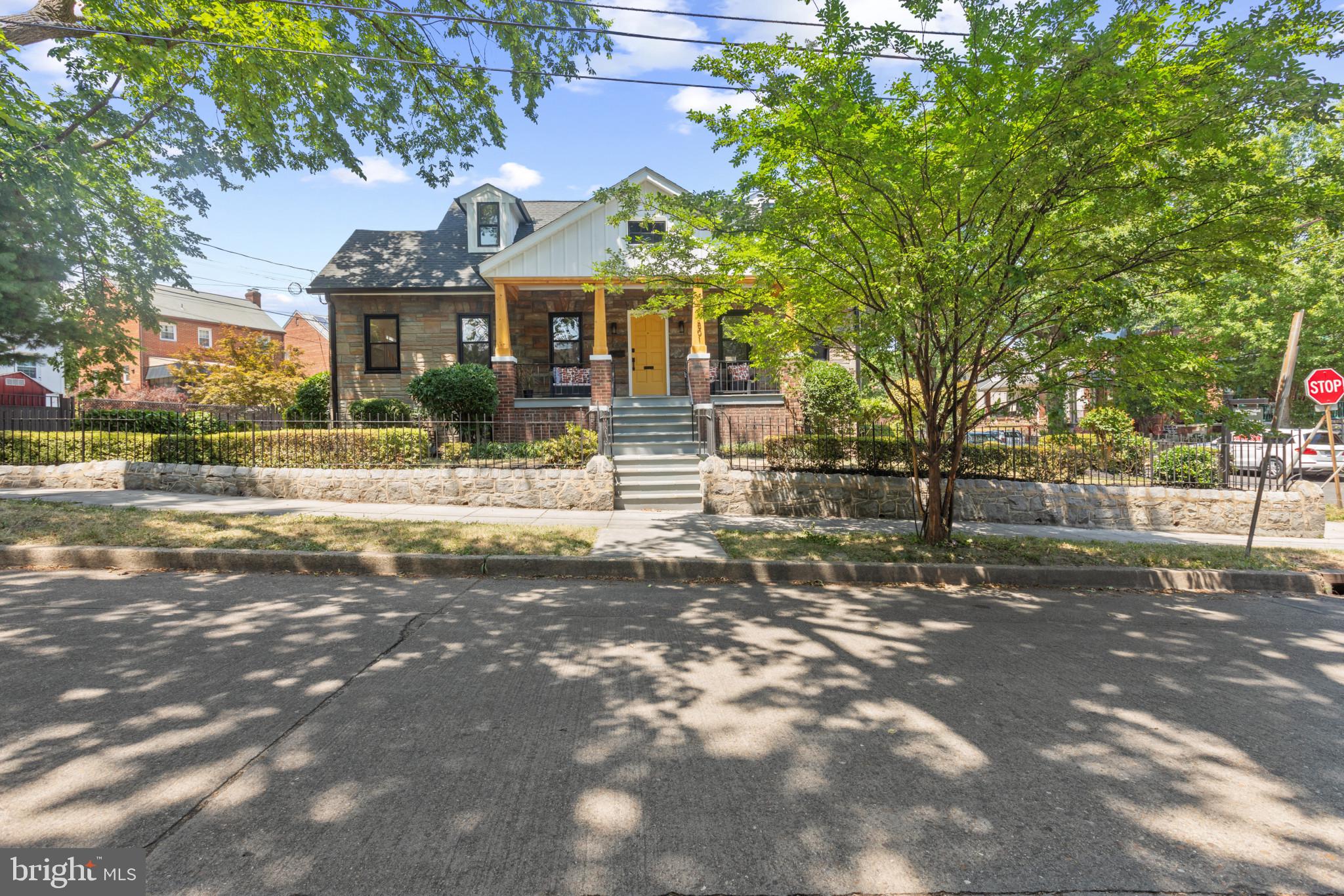 Real estate listing preview #2