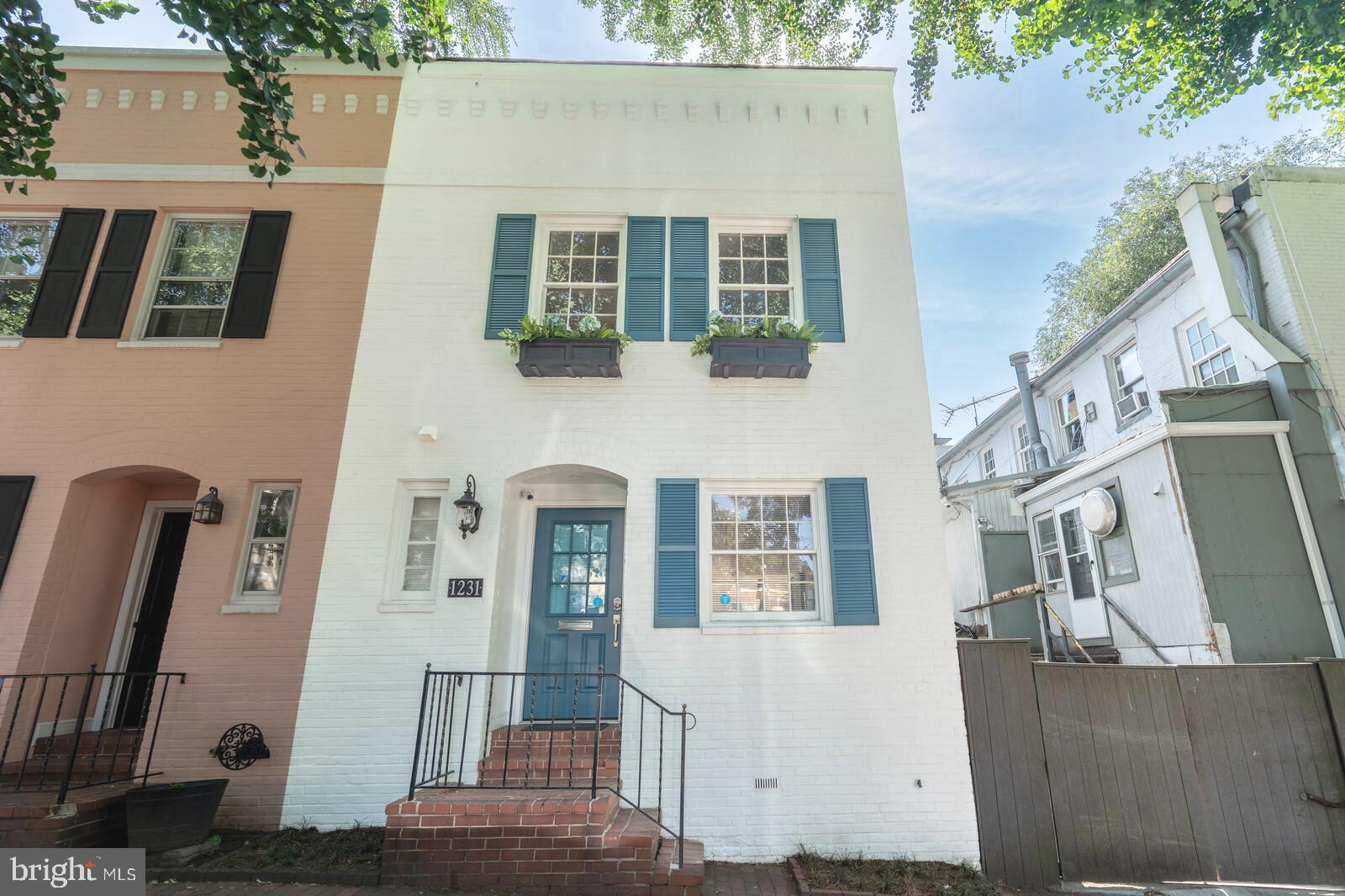 Real estate listing preview #2