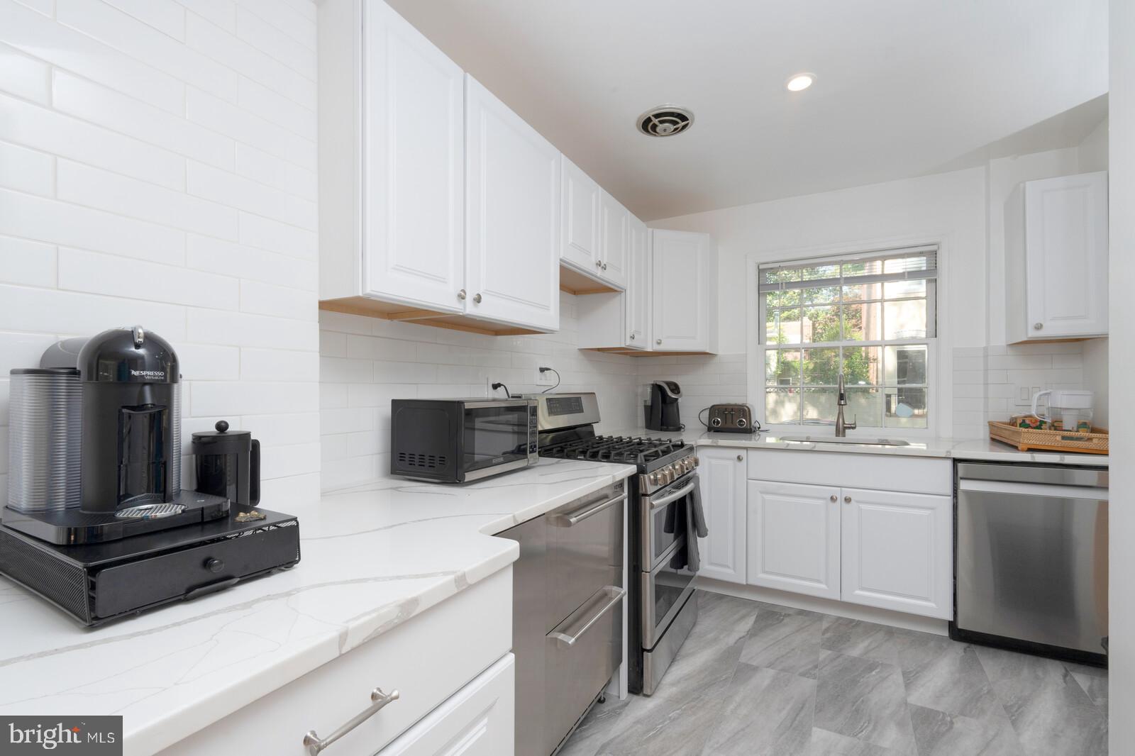 Real estate listing preview #9