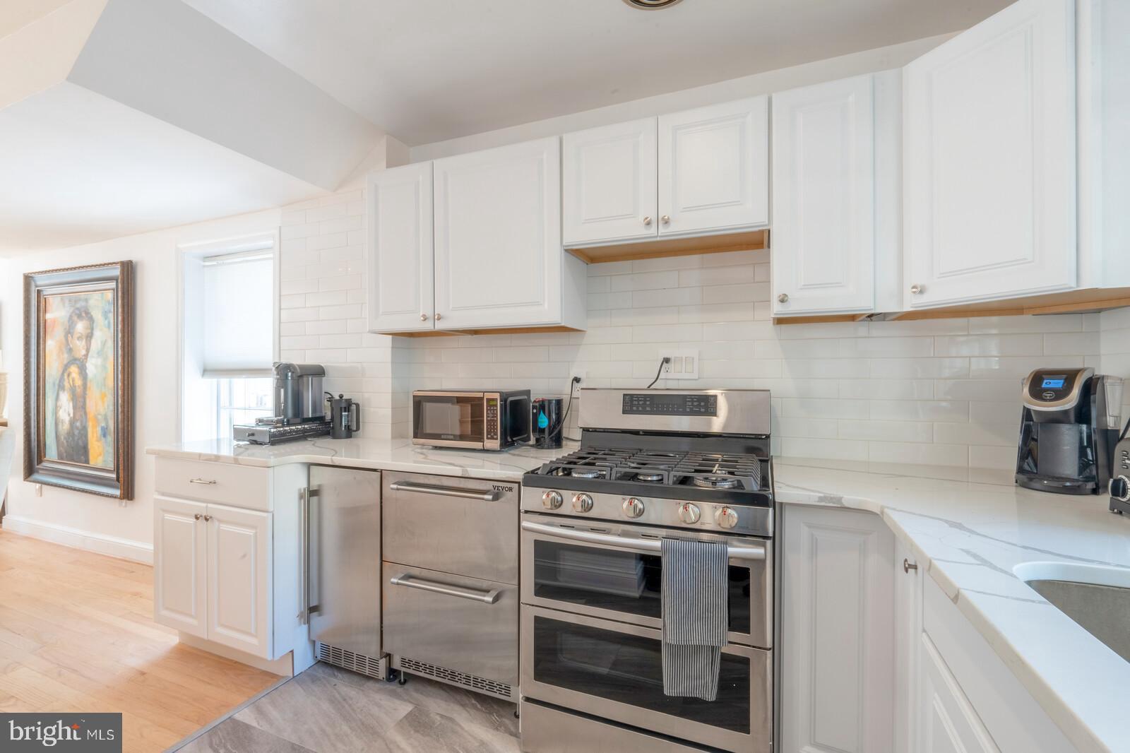 Real estate listing preview #11