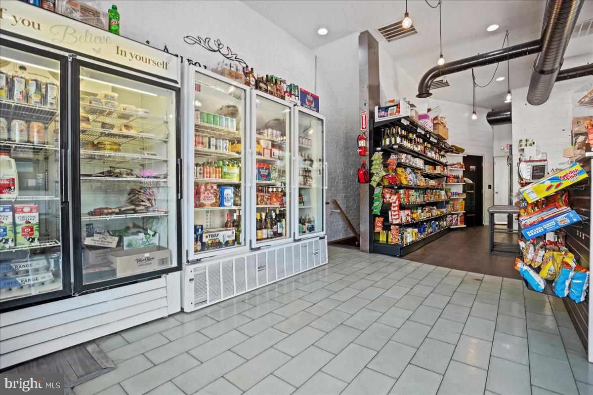 Real estate listing preview #6