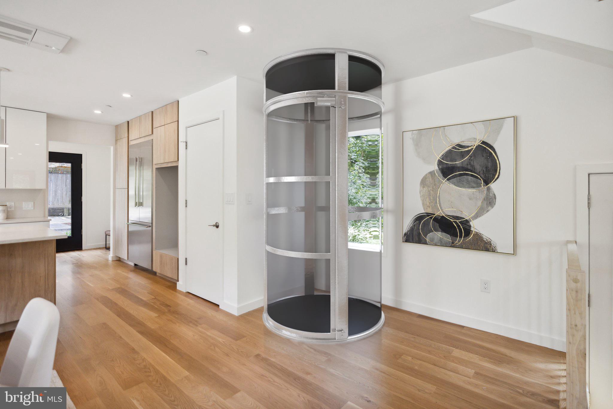 Real estate listing preview #11