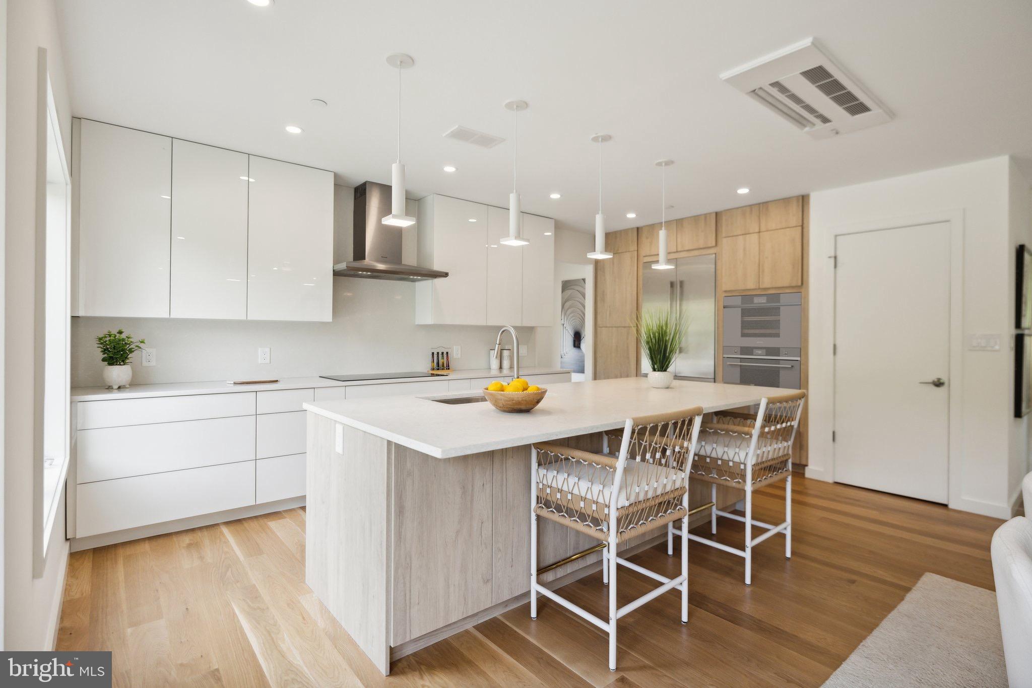 Real estate listing preview #14