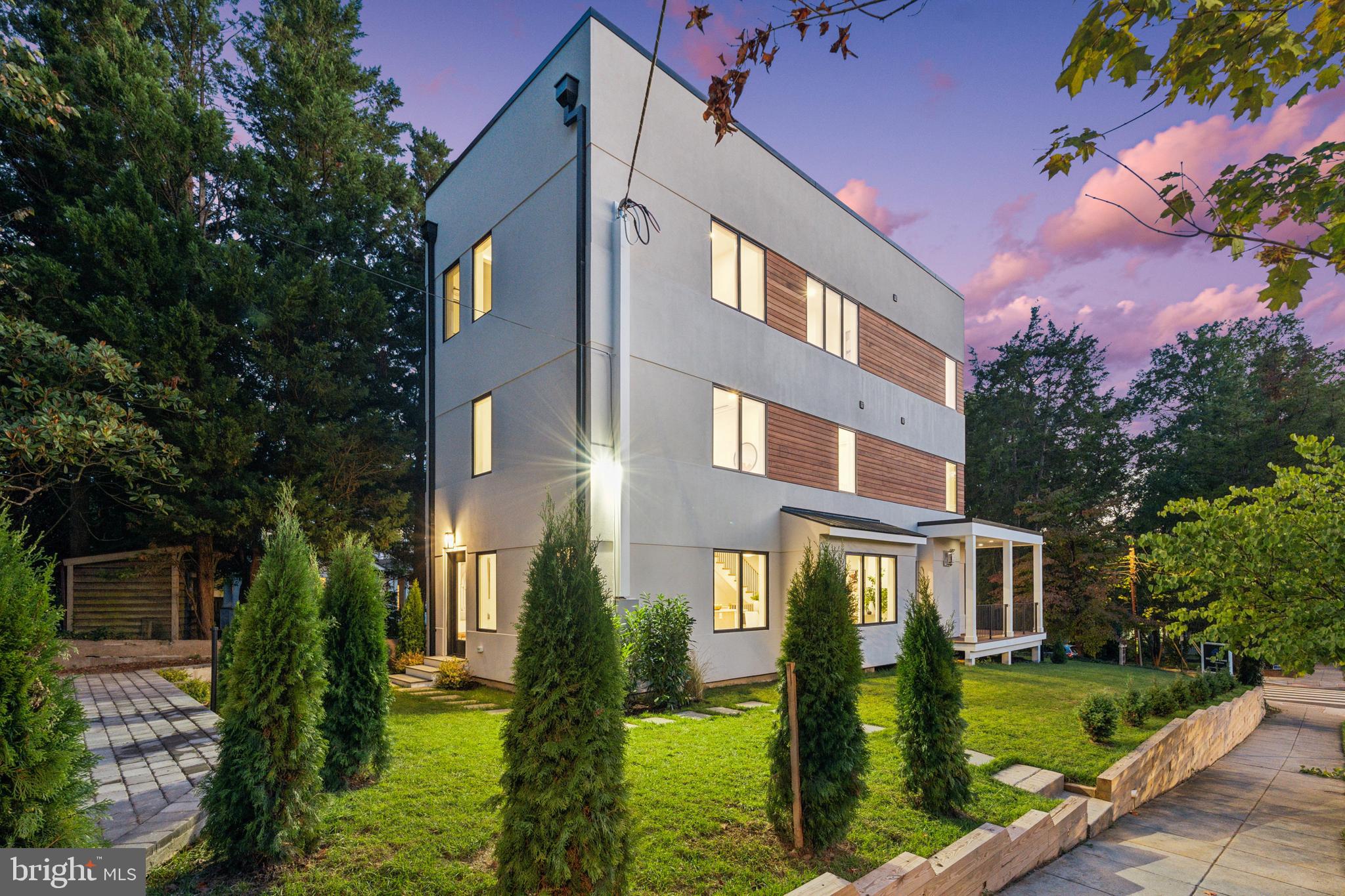 Real estate listing preview #2