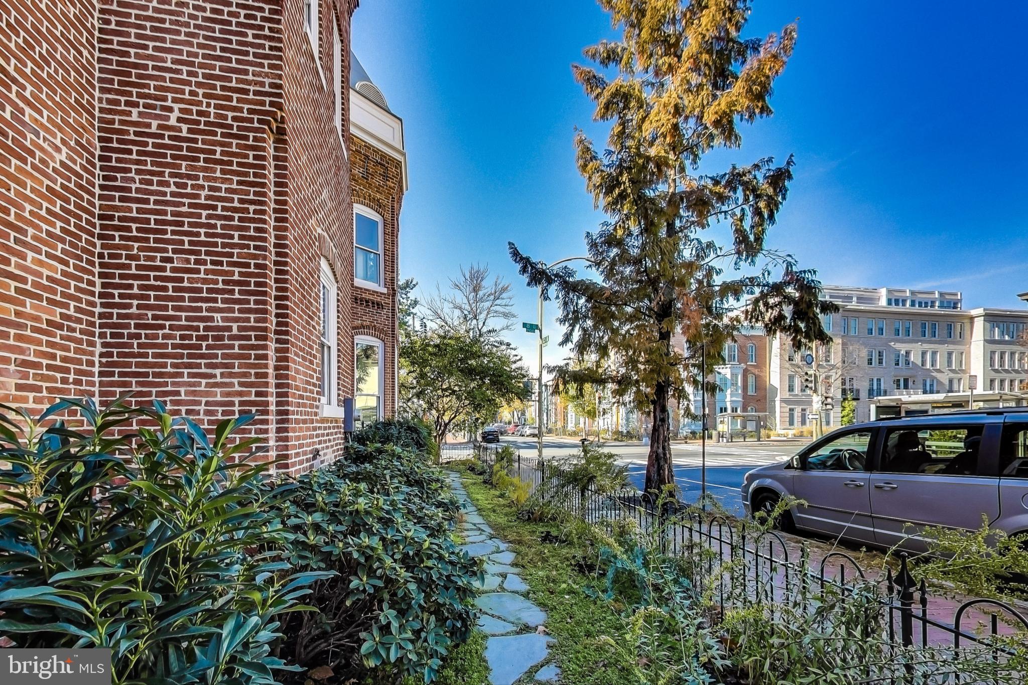 Real estate listing preview #8