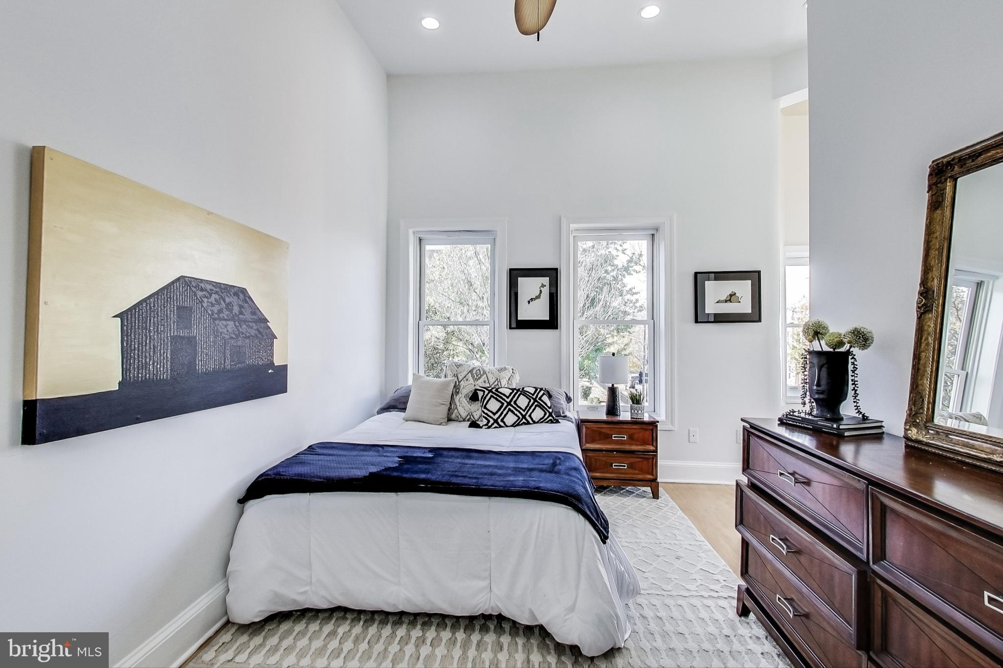 Real estate listing preview #18