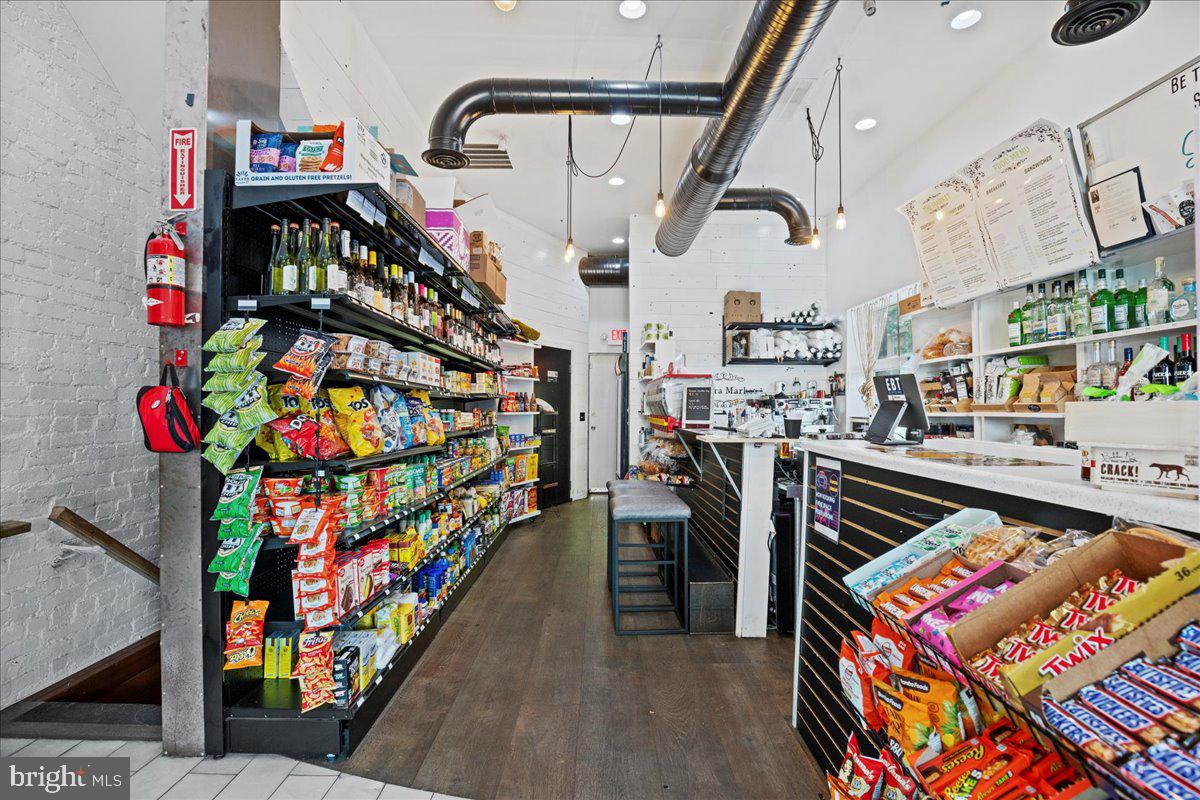 Real estate listing preview #3